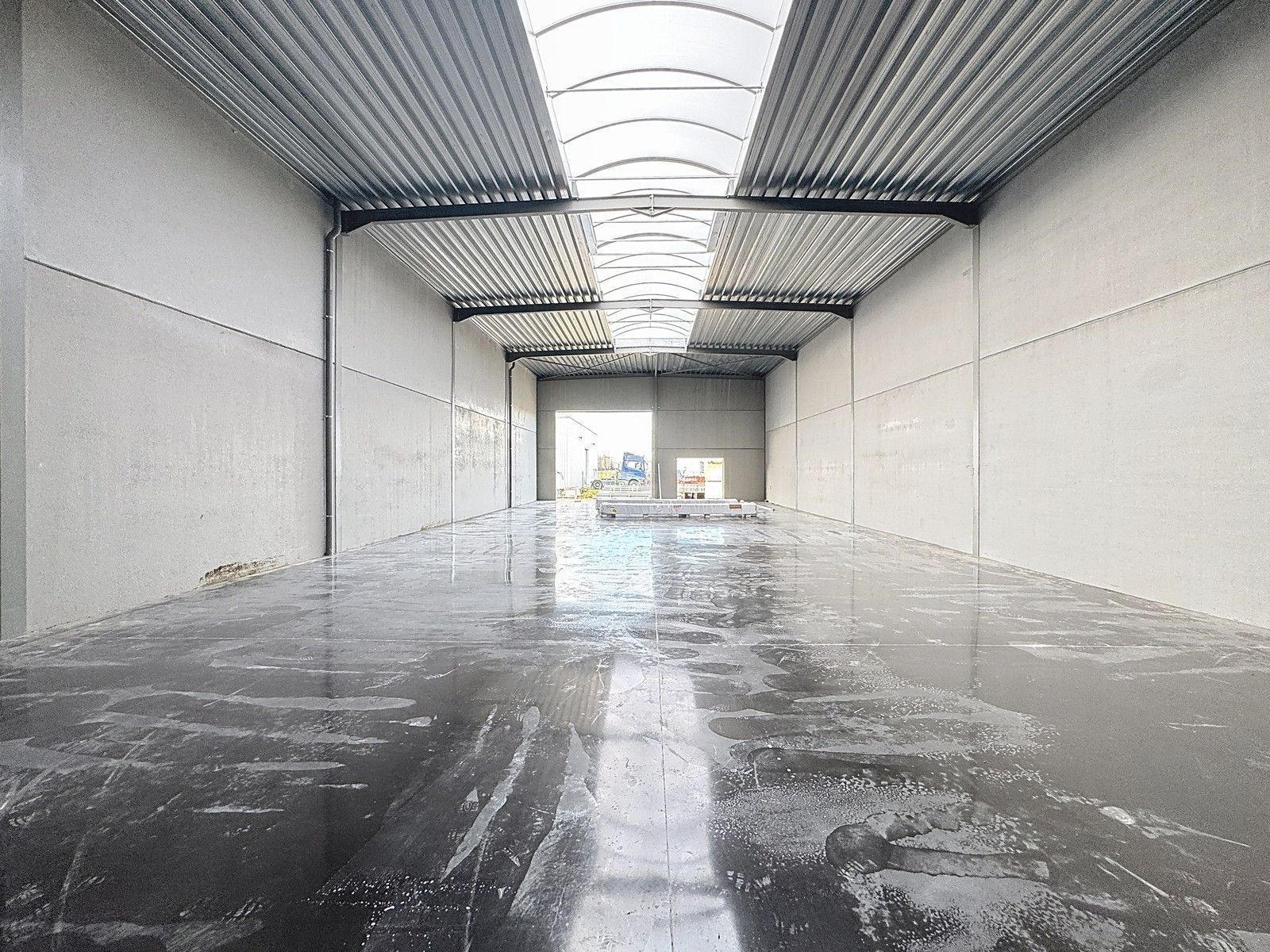 Laatste KMO-units te koop: "NB MAGAZIJN (335 m²)" inclusief 2 private PARKEERPLAATSEN op industriezone "De Schatting" te Zedelgem foto 6