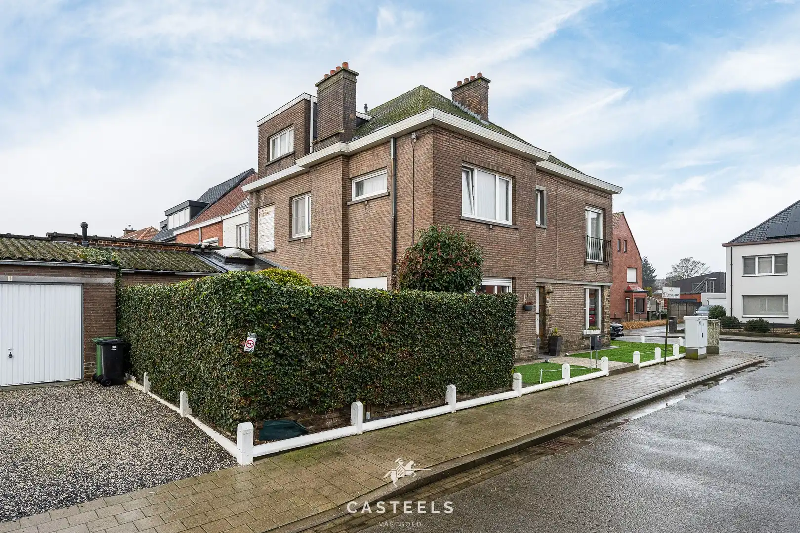 Opbrengsteigendom: 2 appt. inclusief 6 garageboxen in Zwijnaarde foto 2