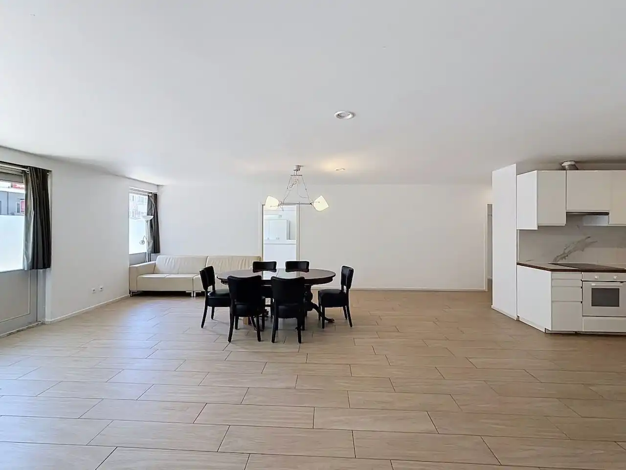 Buitengewoon ruim gelijkvloers appartement met 3 slaapkamers en hobbyruimte foto 4