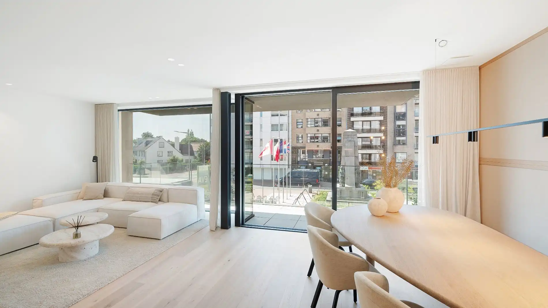 Nieuw appartement gelegen aan de zuidkant van het vernieuwde Burg. Fr. Desmidtplein. Gevelbreedte van ca. 8 meter. foto 2