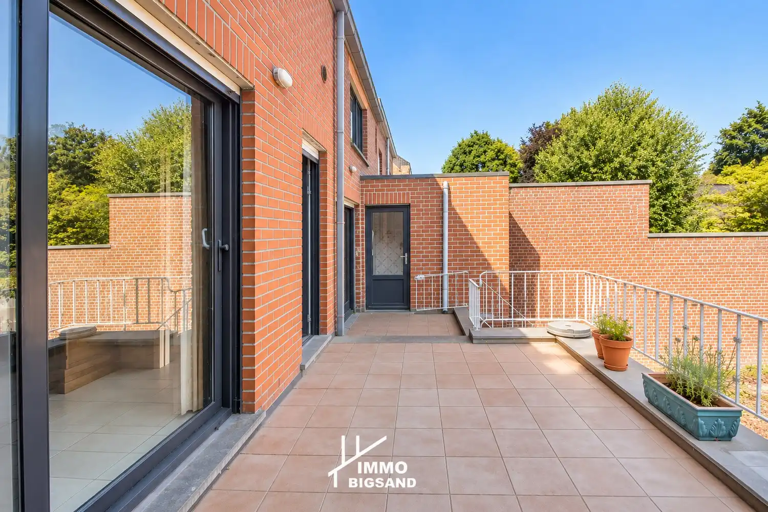 Een ruime gezinswoning (voorheen twee woningen) met 3 slaapkamers en garage met ruime tuin foto 17