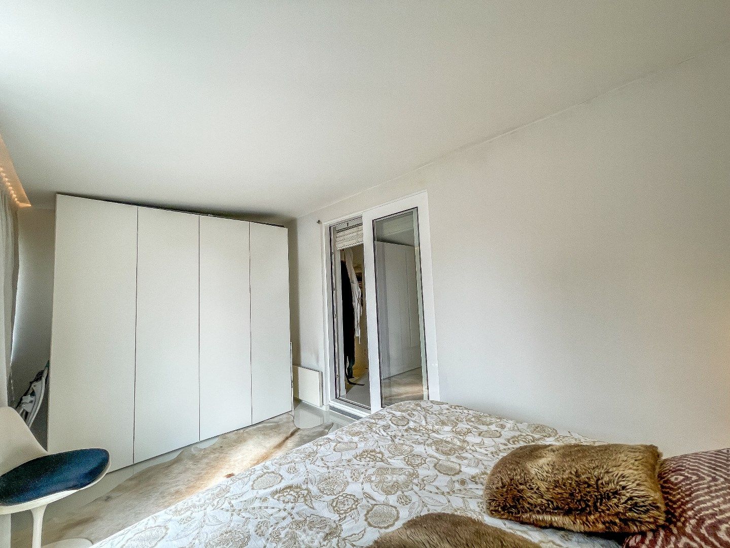 Aangename penthouse (gemeubeld) met ruim zonneterras gelegen op de Kustlaan vlakbij het Lichttorenplein.  foto 14