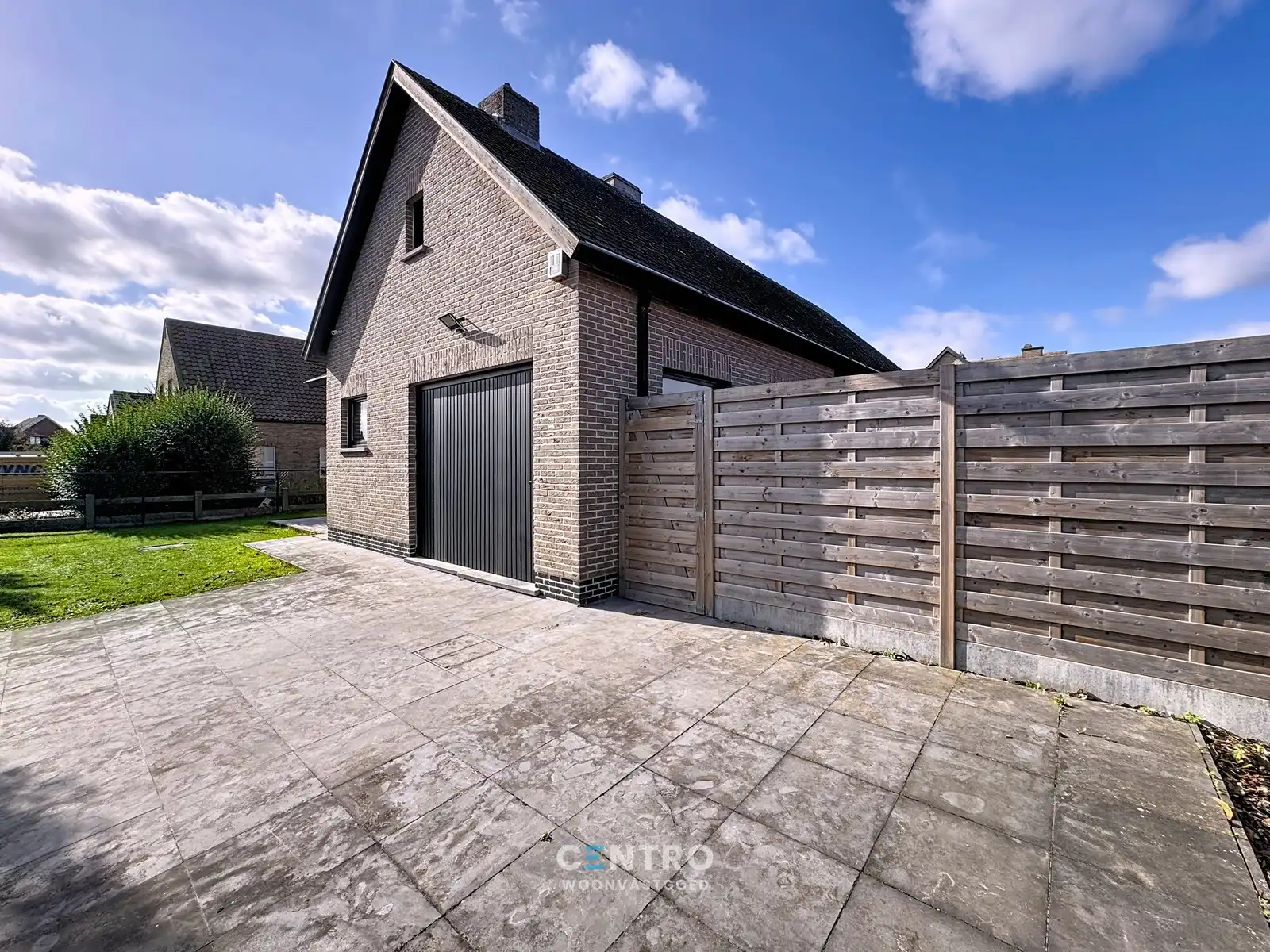 RESIDENTIEEL gelegen villa met 3 slpks, garage én ZUIDger. tuin! foto 22