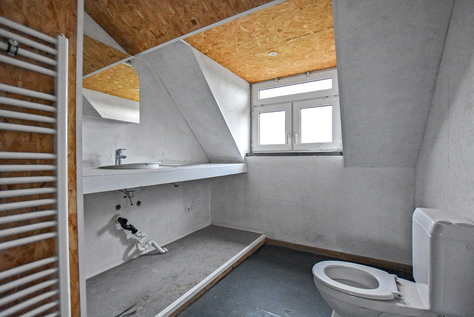 Zeer ruime te renoveren woning centrum Veurne! foto 17