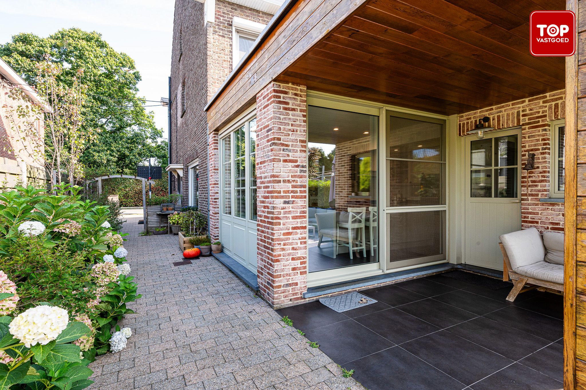 Karaktervolle half open bebouwing met 4 slaapkamers en prachtige tuin foto 25