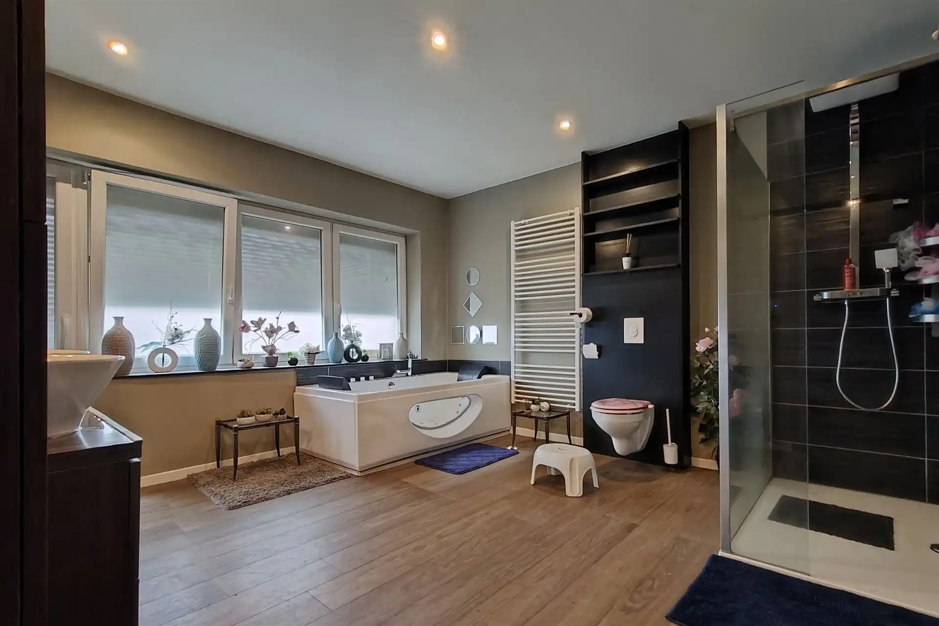 Ruime gezinswoning met 6 slaapkamers op toplocatie vlakbij Maastricht foto 18