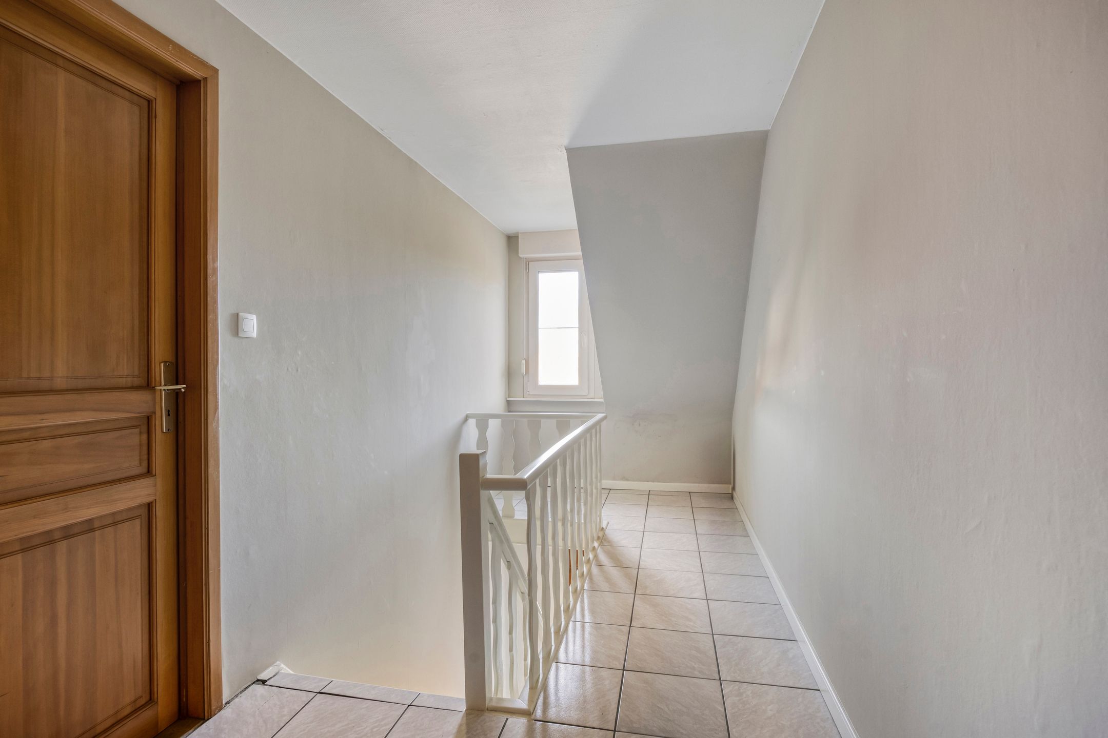 Ruime rijwoning op uitstekende locatie  foto 9