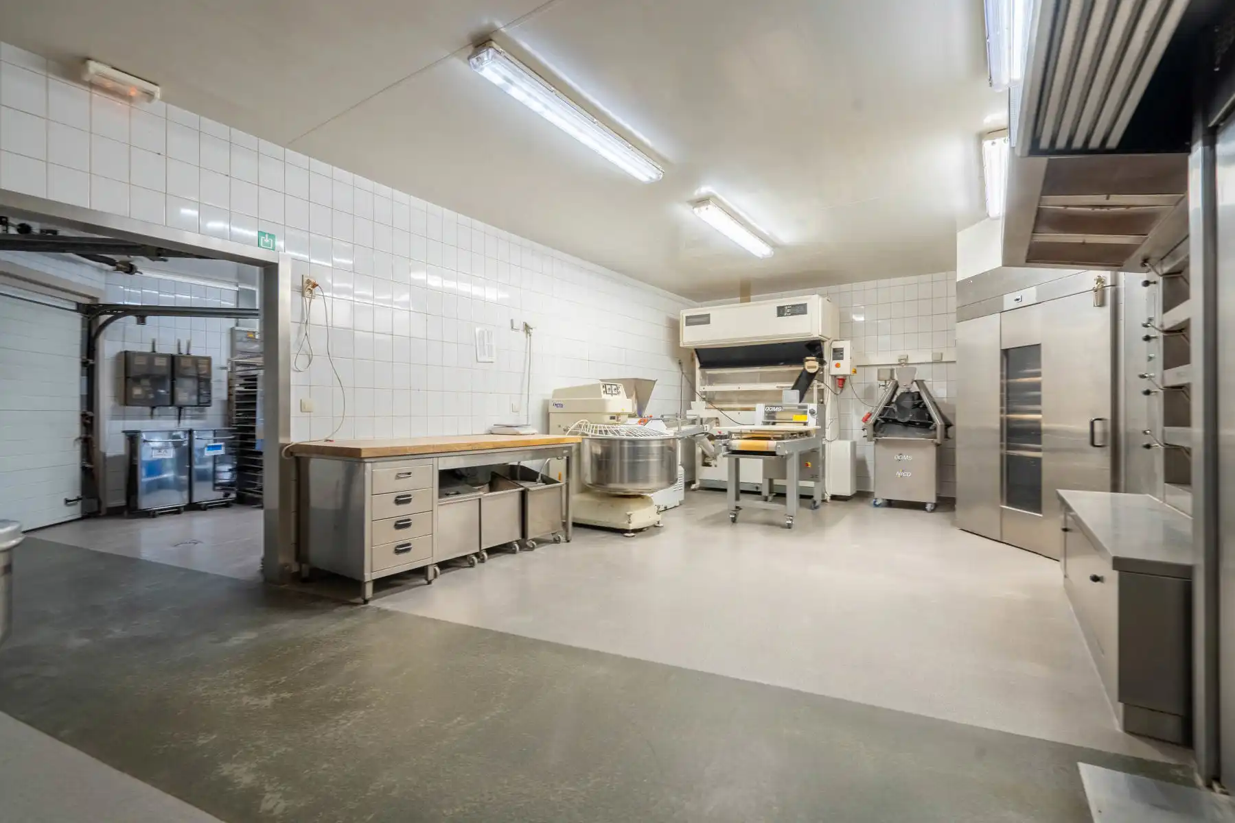 Huis met commercieel pand te koop in Grootlo! foto 6