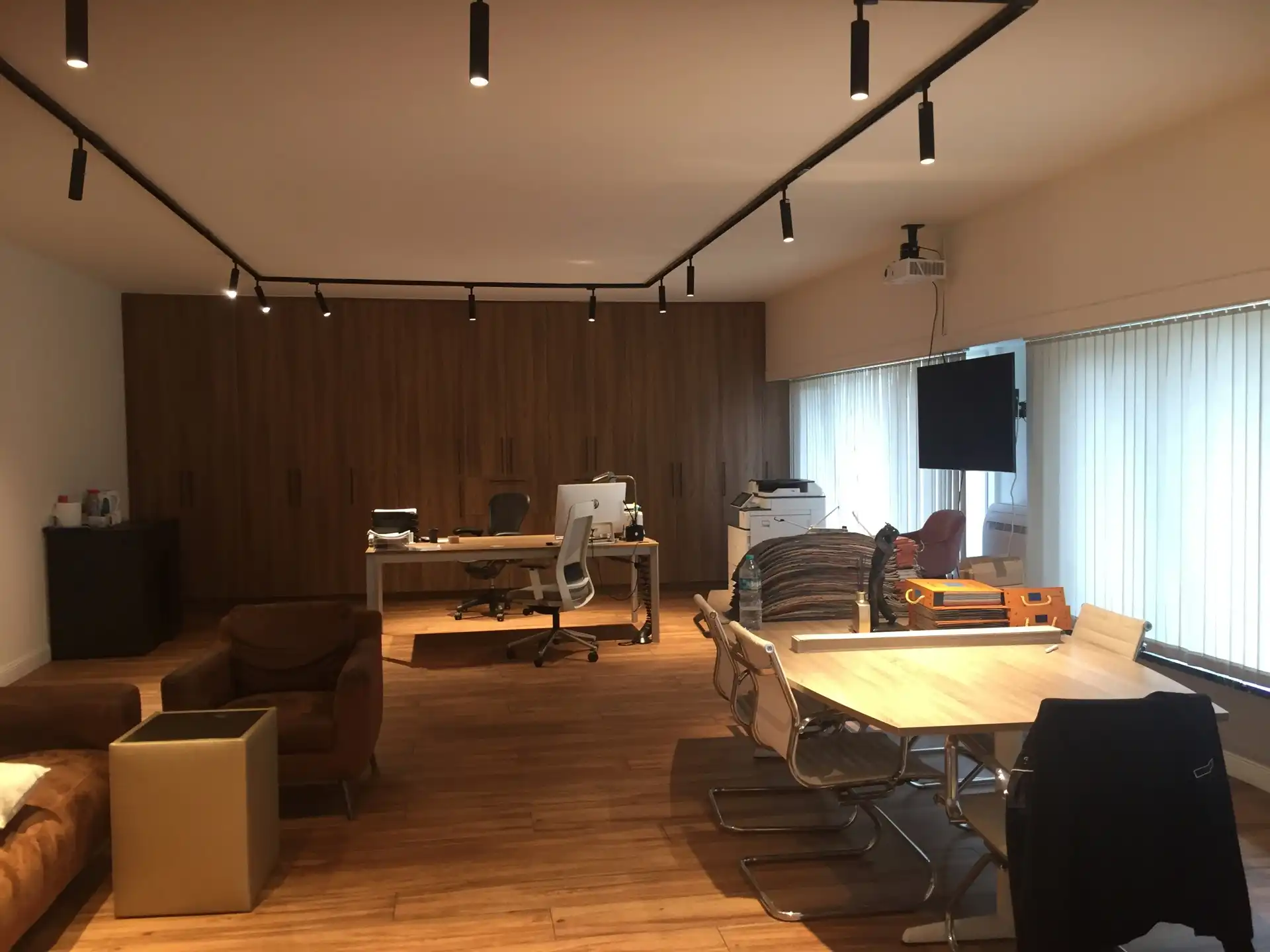 Magazijn te huur foto 2