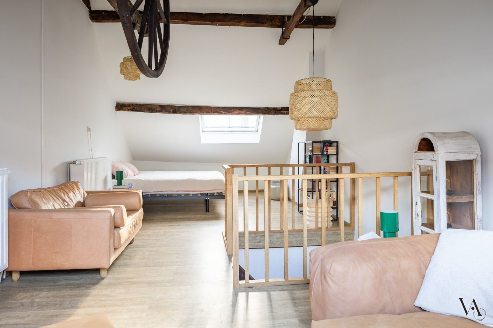 Gerenoveerd duplex appartement in historisch pand foto 10