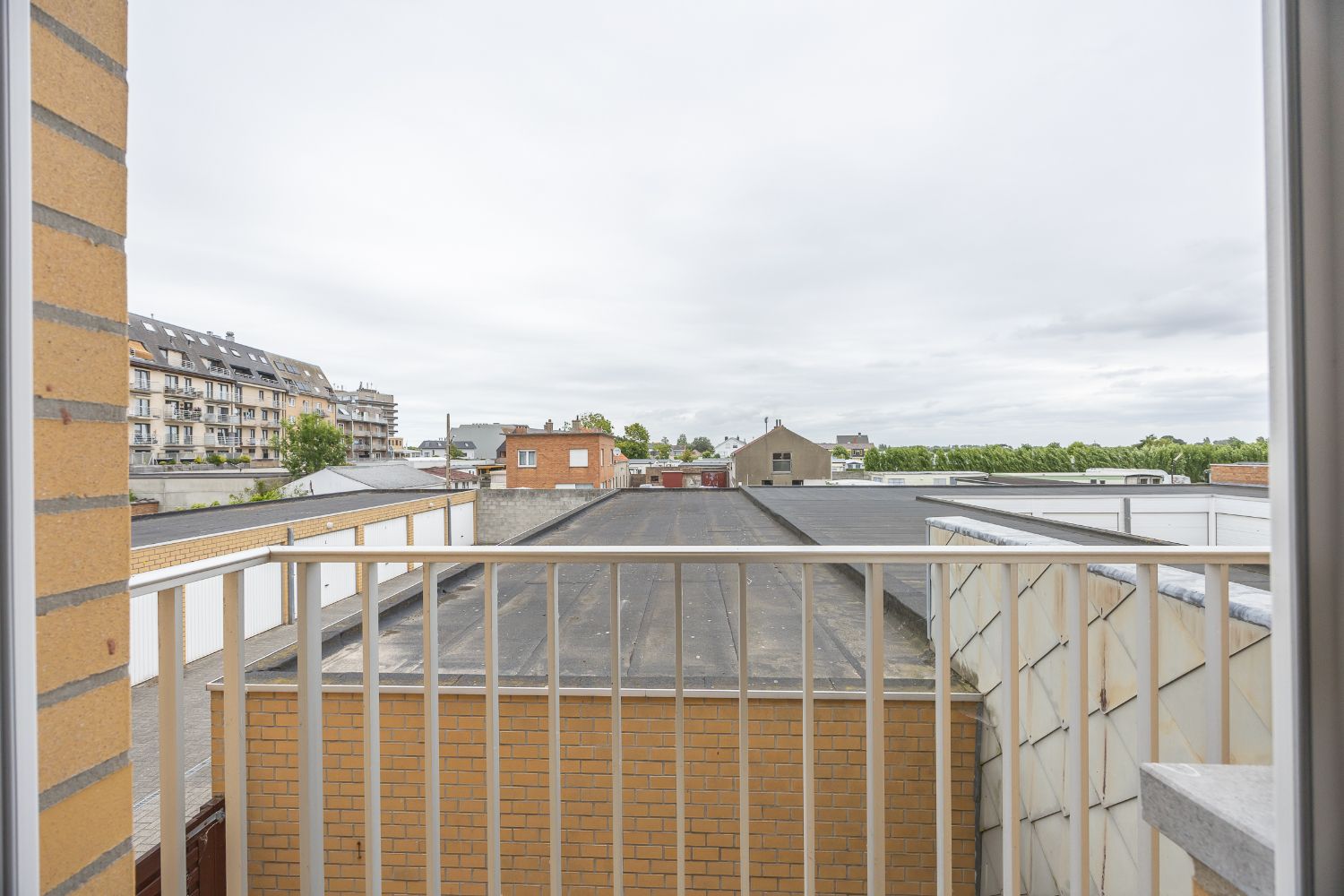 Instapklaar 2 slaapkamer appartement in het centrum foto 25