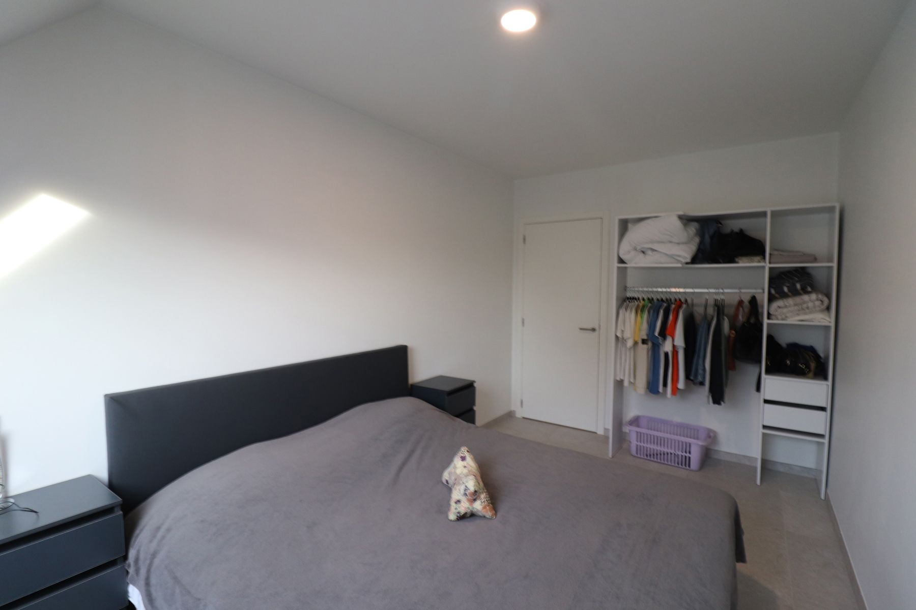 BEN-woning met 3 slaapkamers, terras met tuin, tuinberging en autostaanplaats. foto 9