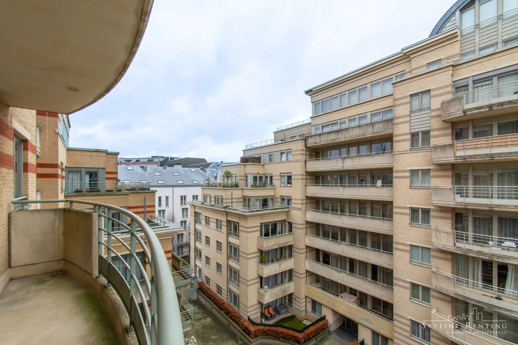 Prachtig ongemeubeld appartement met 2 KAMERS + 2 badkamers foto 6