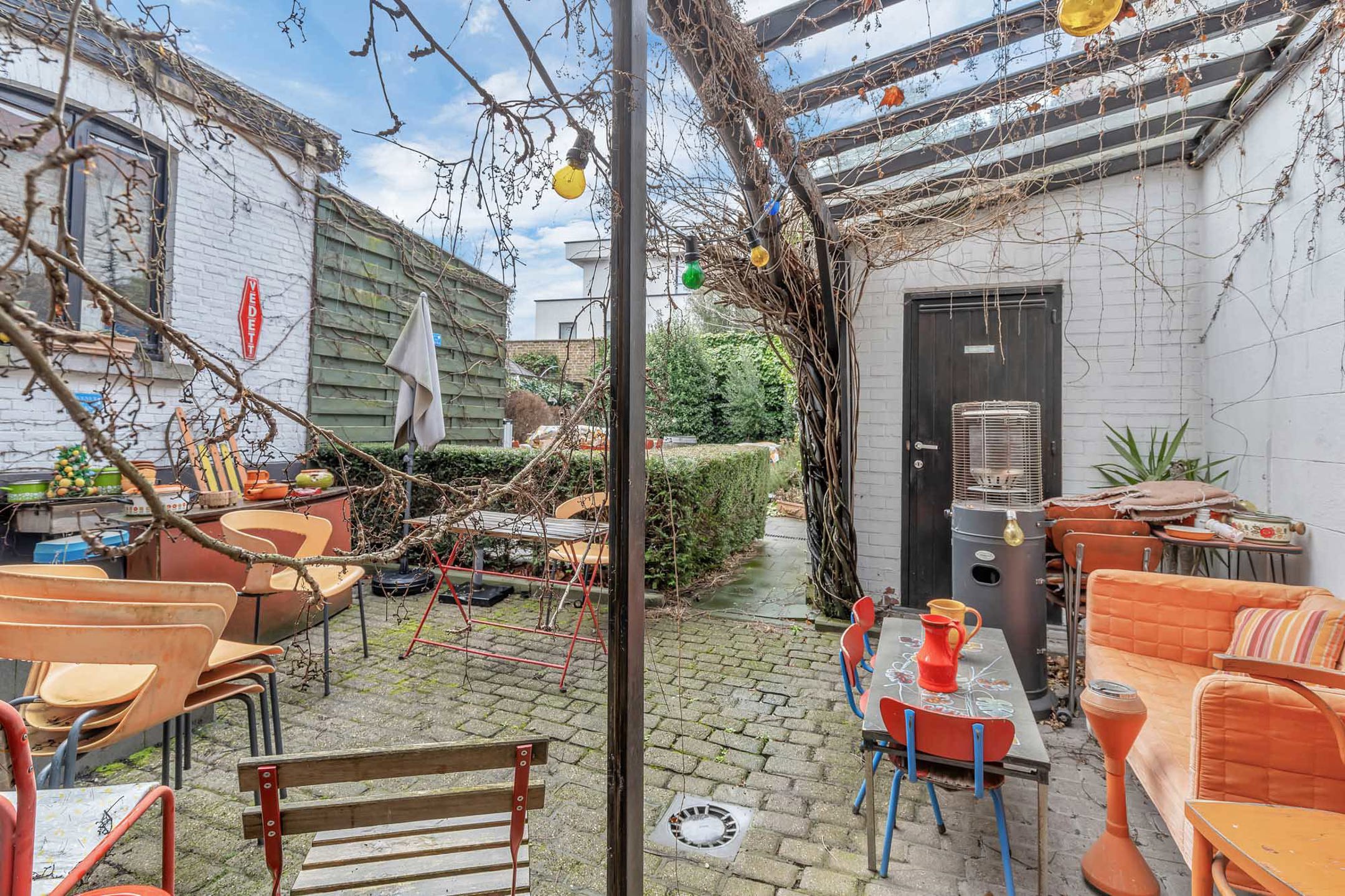 Burgerwoning met garage foto 8