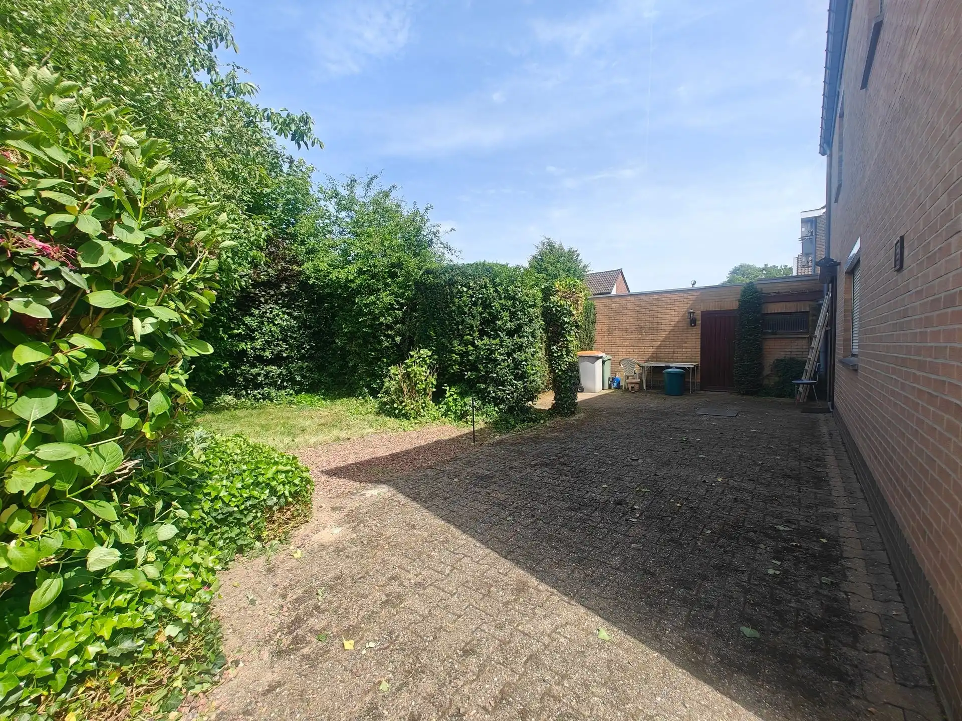 Te renoveren vrijstaande woning op een top locatie!  foto 3