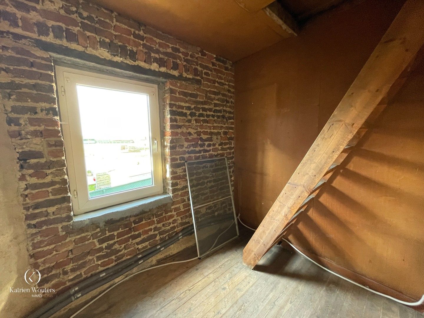Renovatiewoning met veel potentieel foto 17