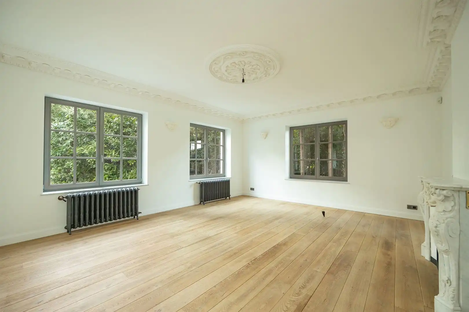 State-of-the-art villa tussen eeuwenoude bomen foto 6