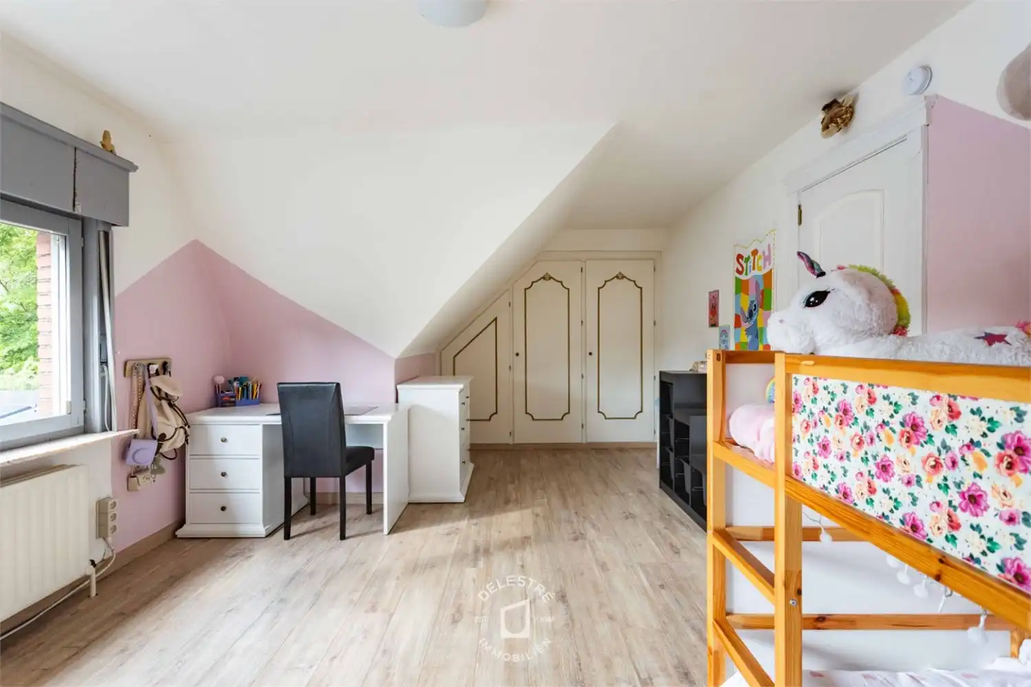 ** IN OPTIE ** GERENOVEERDE WONING MET 6 SLPK. EN TUIN foto 22