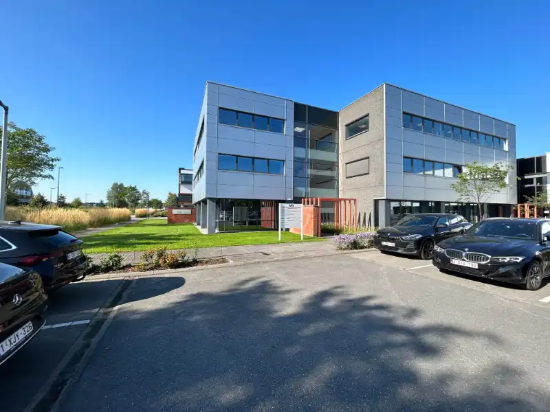 Magazijn (1.104 m²) met kantoorruimte (206 m²) – op toplocatie The Loop foto 12