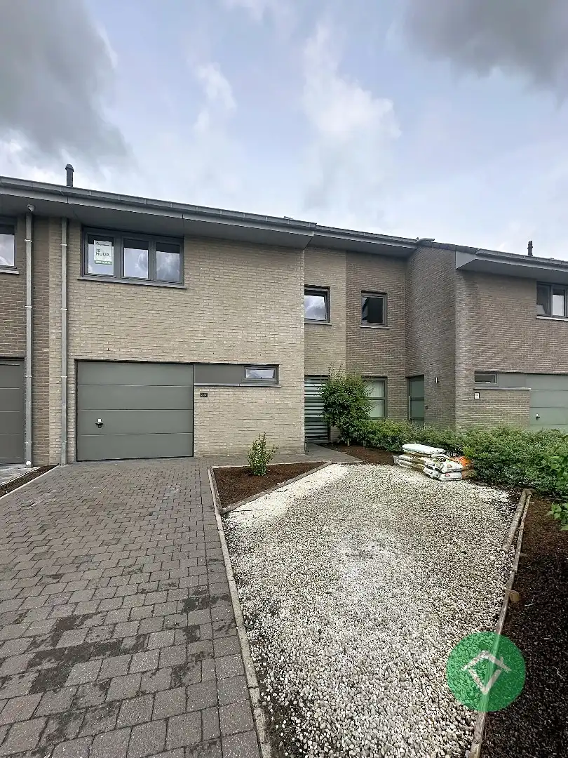 Recente gezinswoning met 3 slaapkamers, garage en landelijk uitzicht te huur in Eernegem foto 21