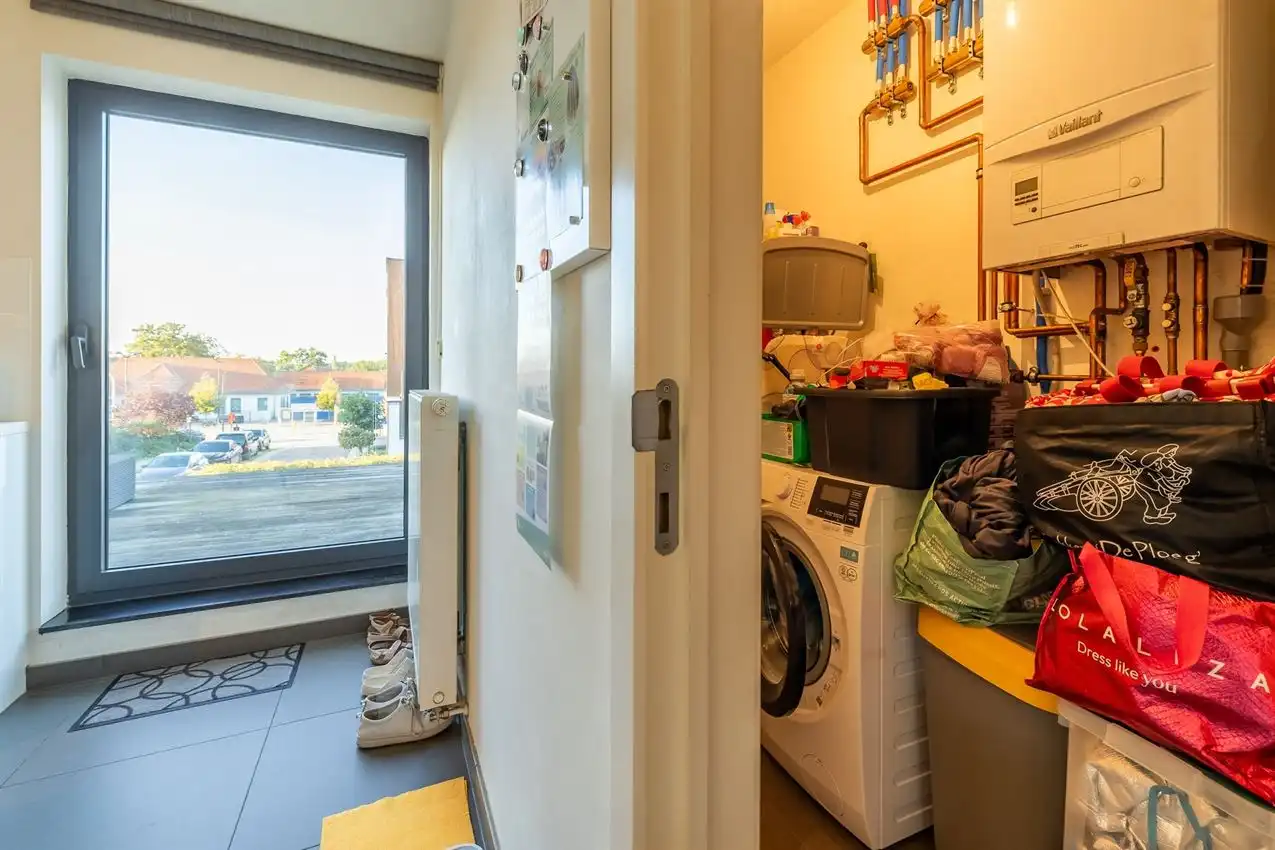 Verrassend ruim duplexapppartement met 3slk foto 7