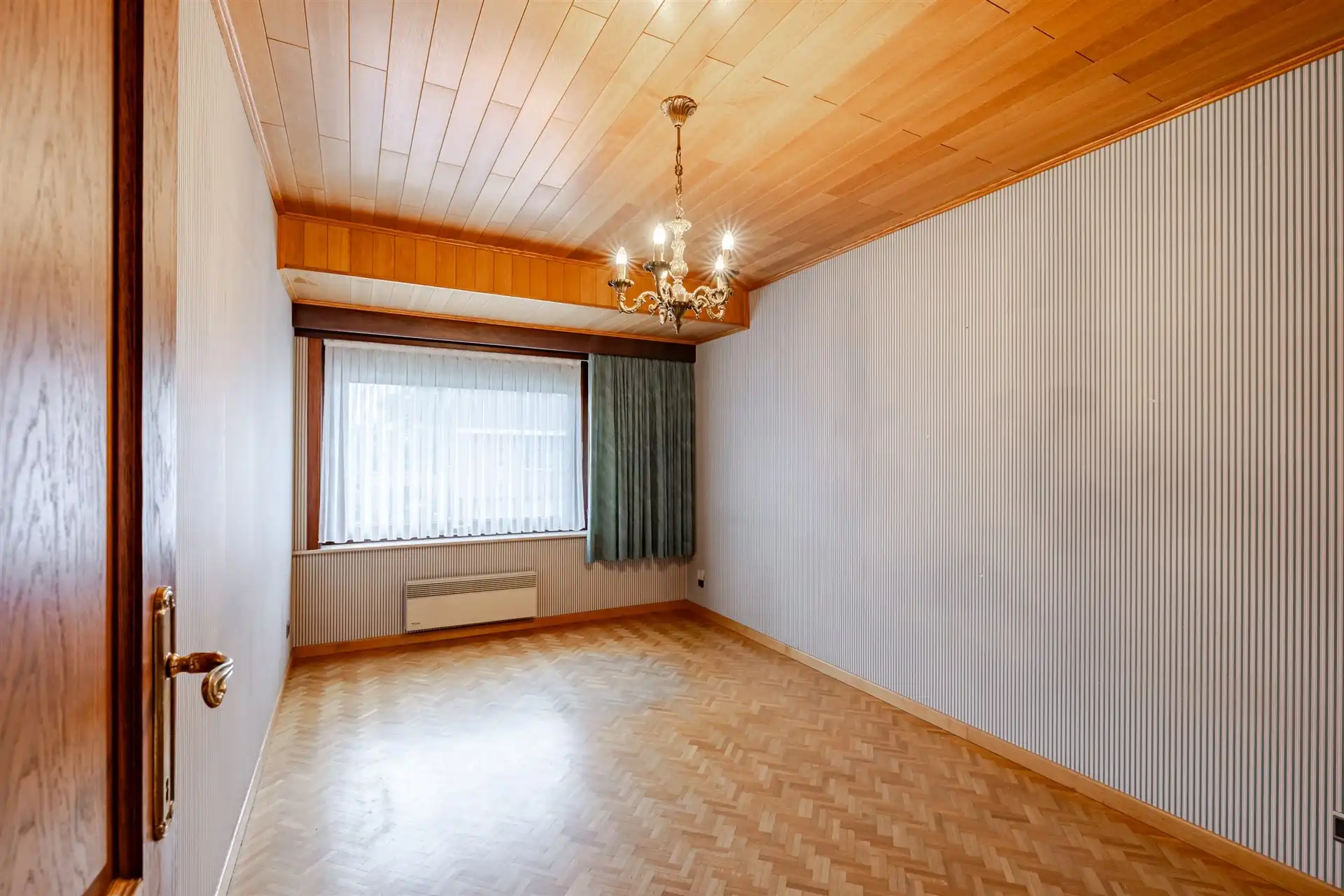 Halfopen bebouwing met 3 slaapkamers en ruime garage foto 14