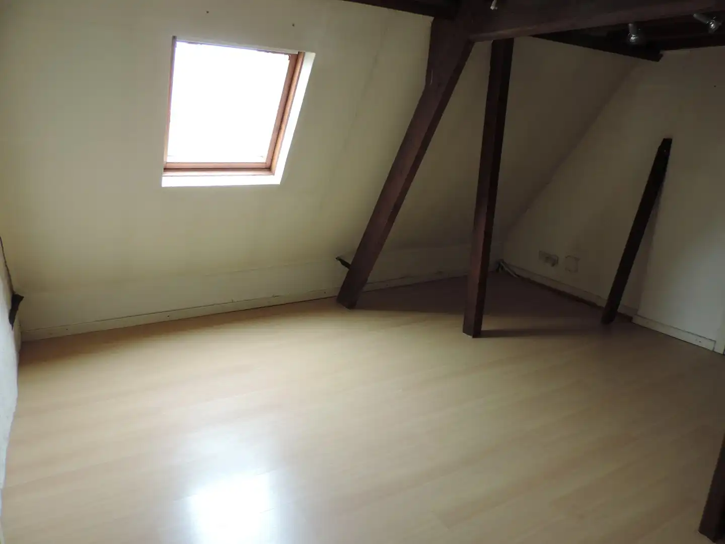 Gezellig appartementje met 1 slaapkamer en mezzanine foto 3