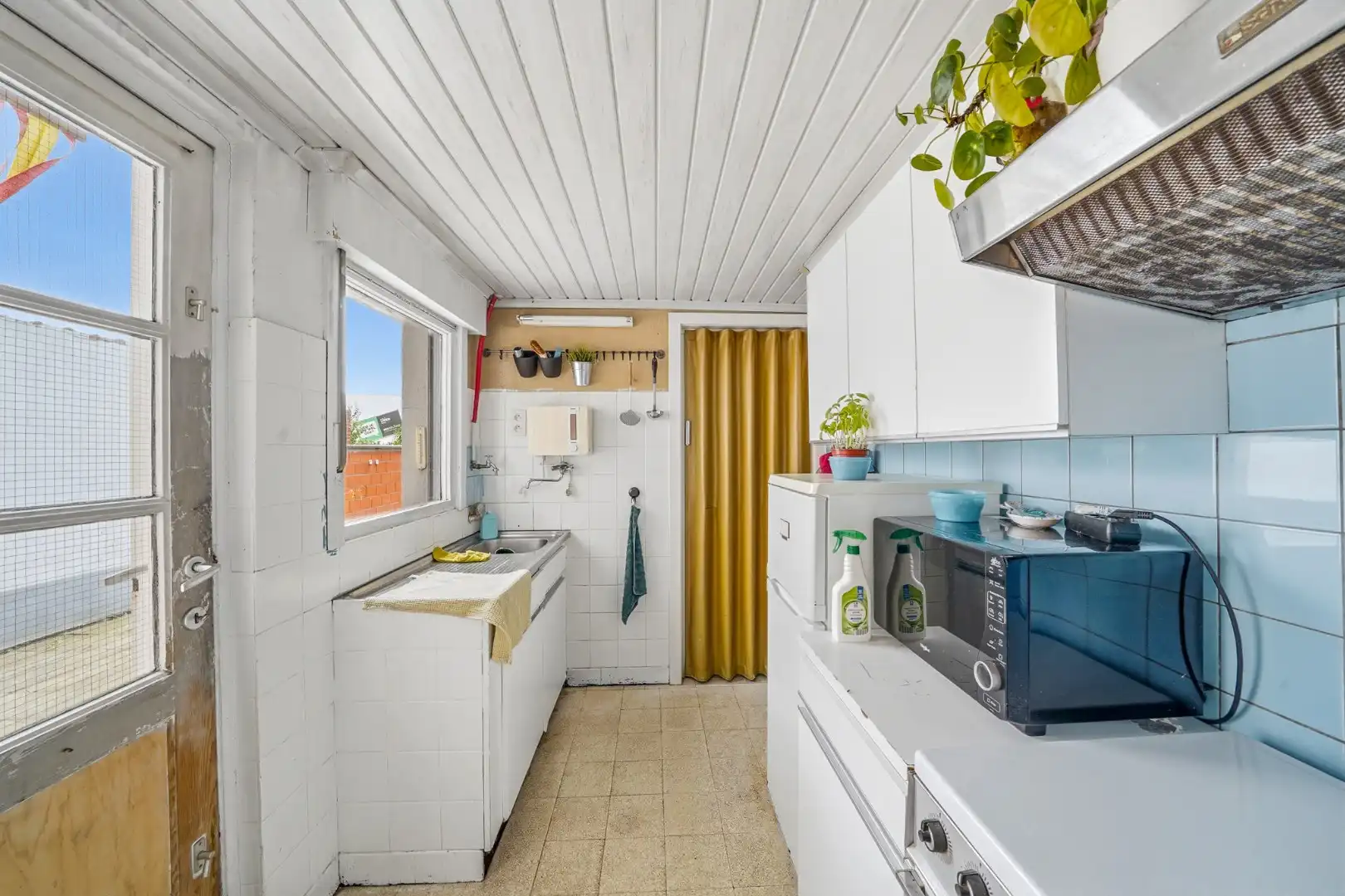 Ruime rijwoning met 3 slaapkamers en zuidwestgerichte tuin in Zandvoorde foto 6