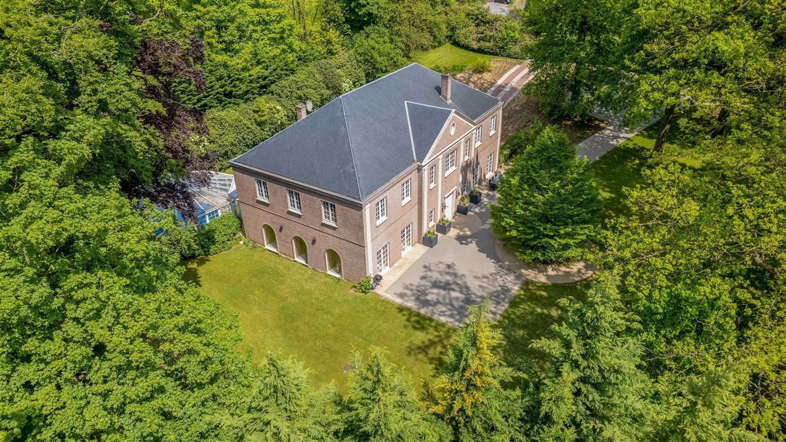 Prachtig landhuis met zwembad op 65are met 6 slaapkamers en 3 badkamers foto 6