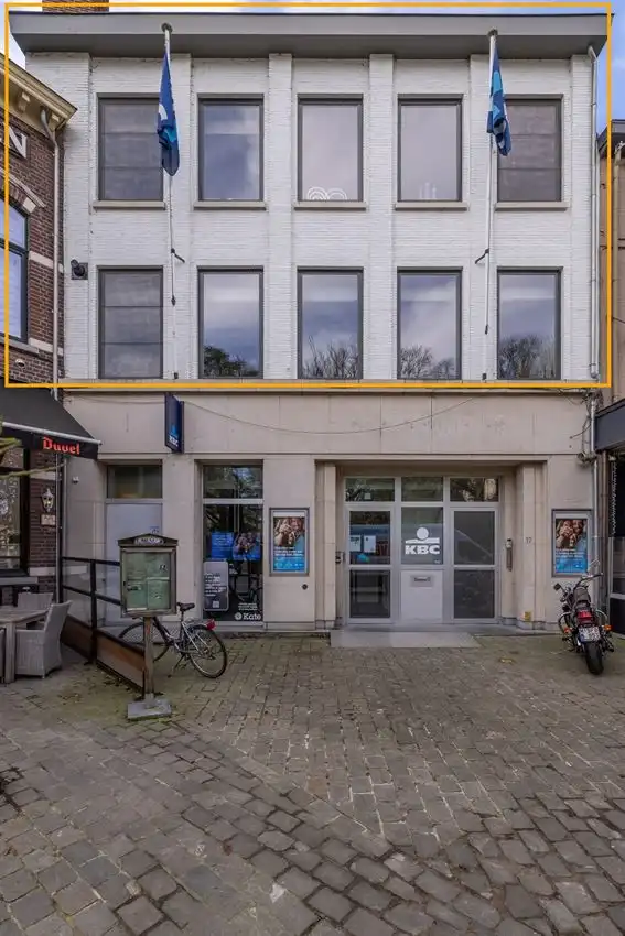 Bauhaus stijl '60, panoramisch zicht op Basiliek foto {{pictureIndex}}