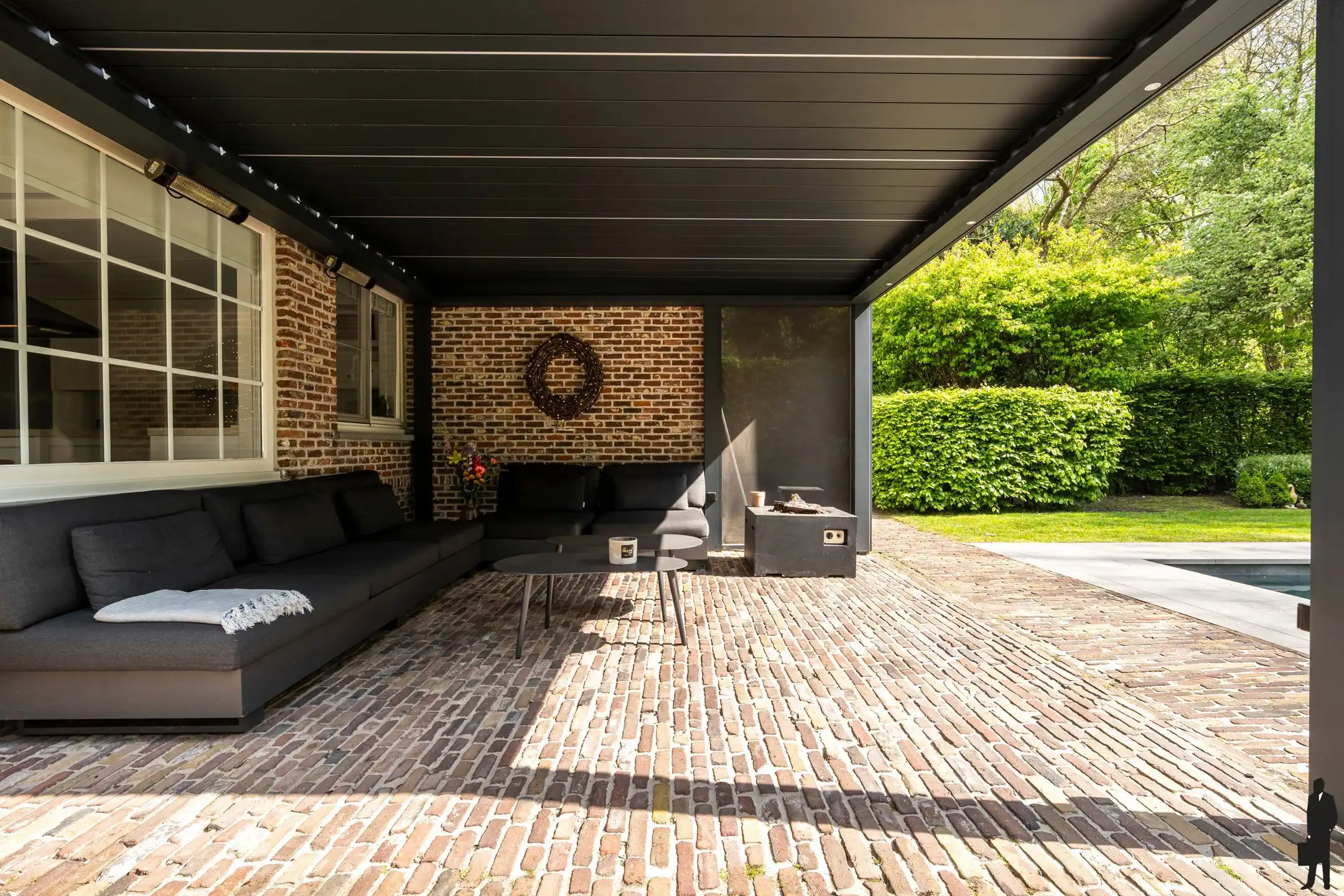 Exclusieve villa met zwembad in doodlopende straat foto 32
