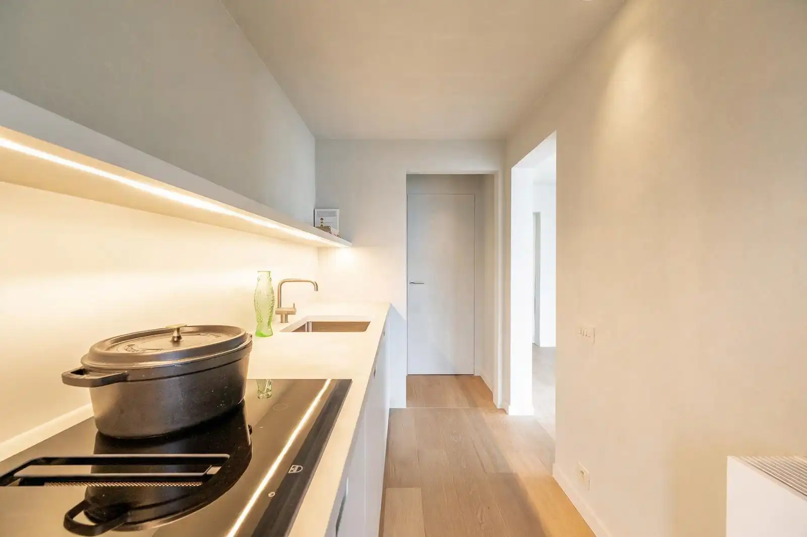 Stijlvol gerenoveerd appartement met zijdelings zeezicht te Koksijde! foto 7