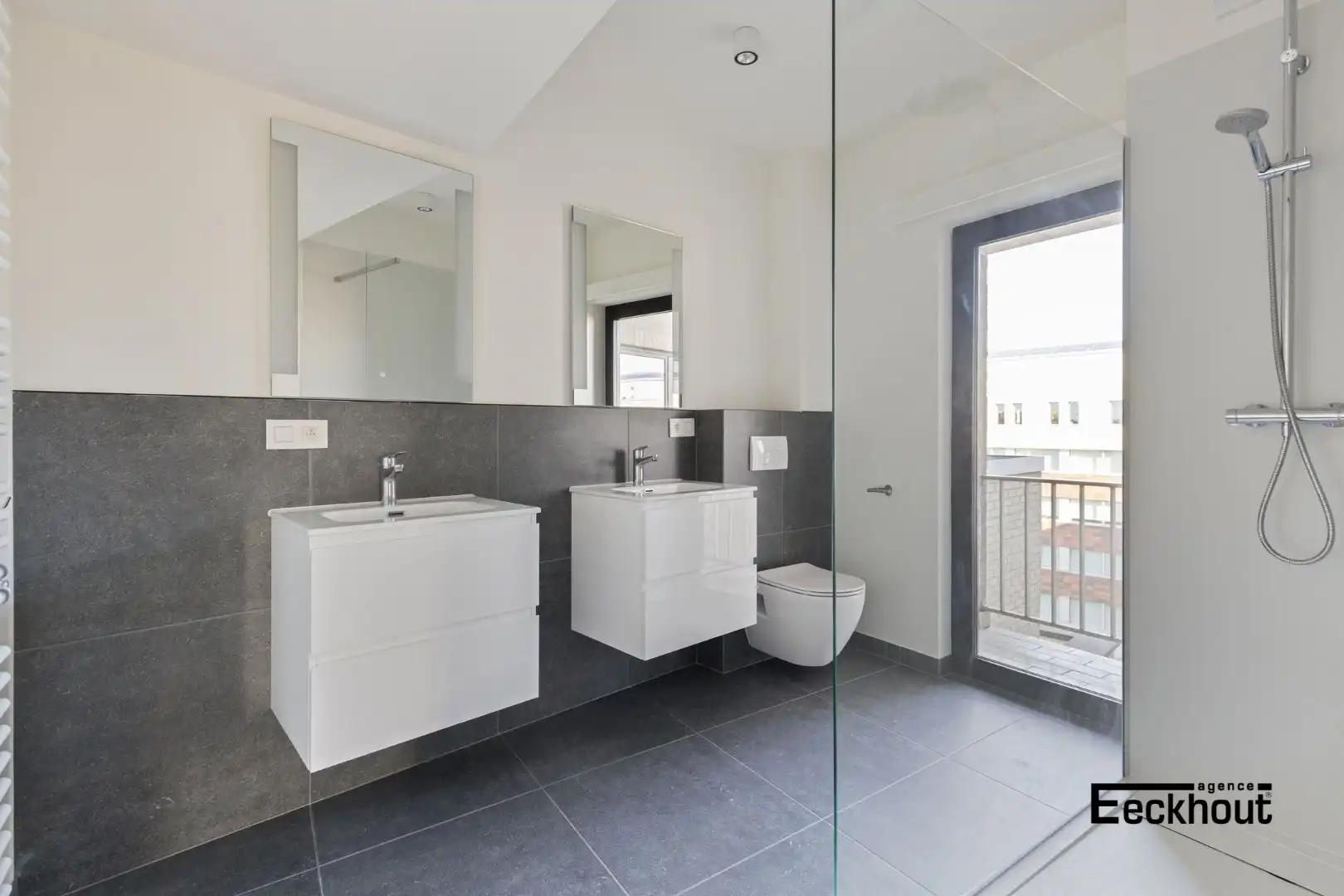 Instapklaar en ruim (128 m²) appartement met 3 slaapkamers en zonnig terrasje! foto 14