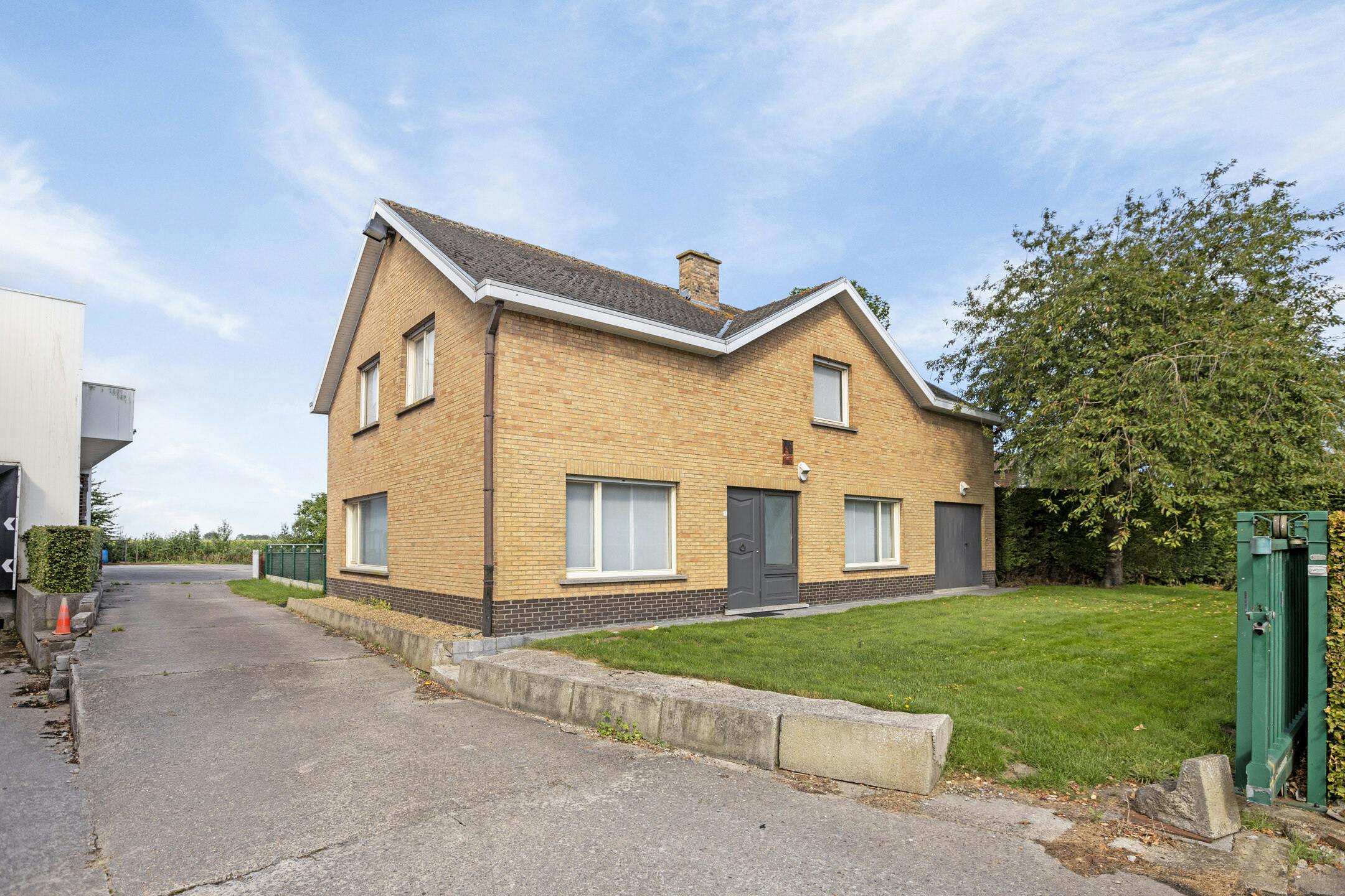 Woning met polyvalent bedrijfsgebouw in Avekapelle/Veurne foto 12