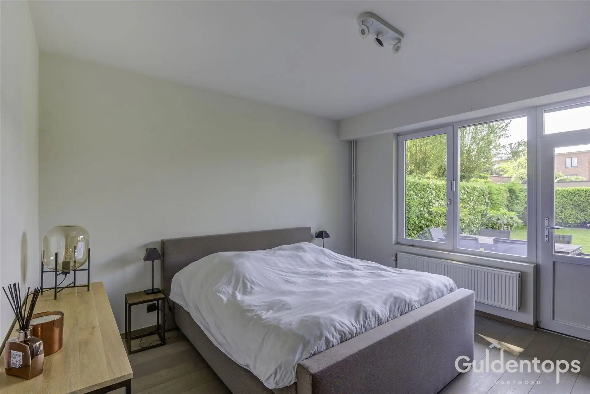 Modern ruim gelijkvloers (2 slk) appartement met ruime tuin foto 15