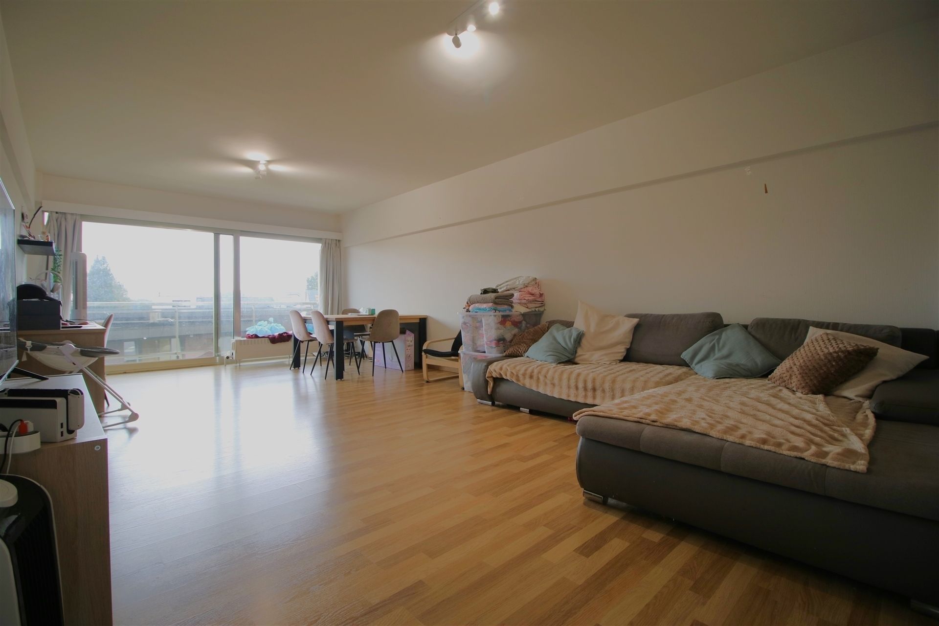 Ruim appt 2 slpk, terras en parking foto 5