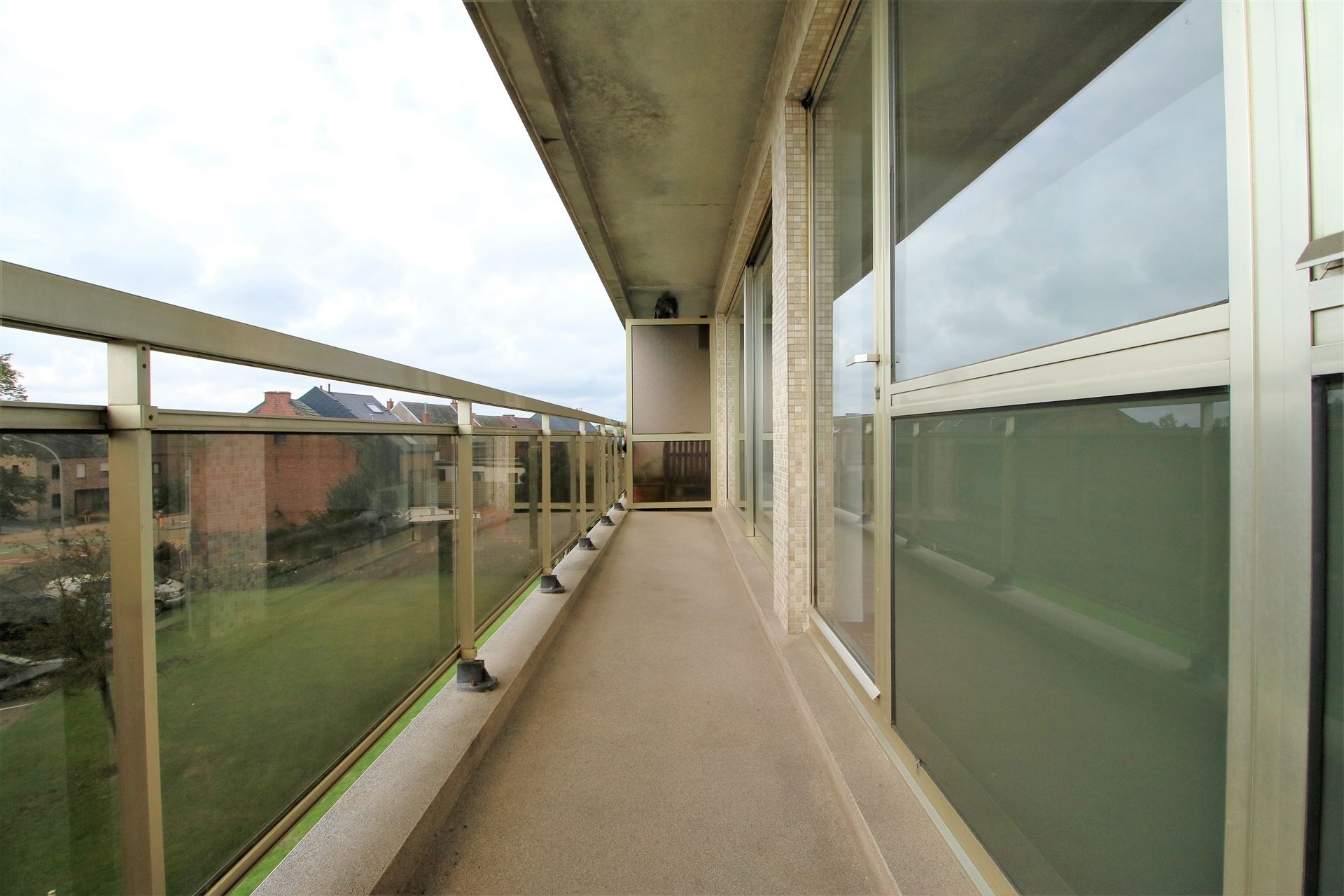 Ruim appt 2 slpk, terras en parking foto 5