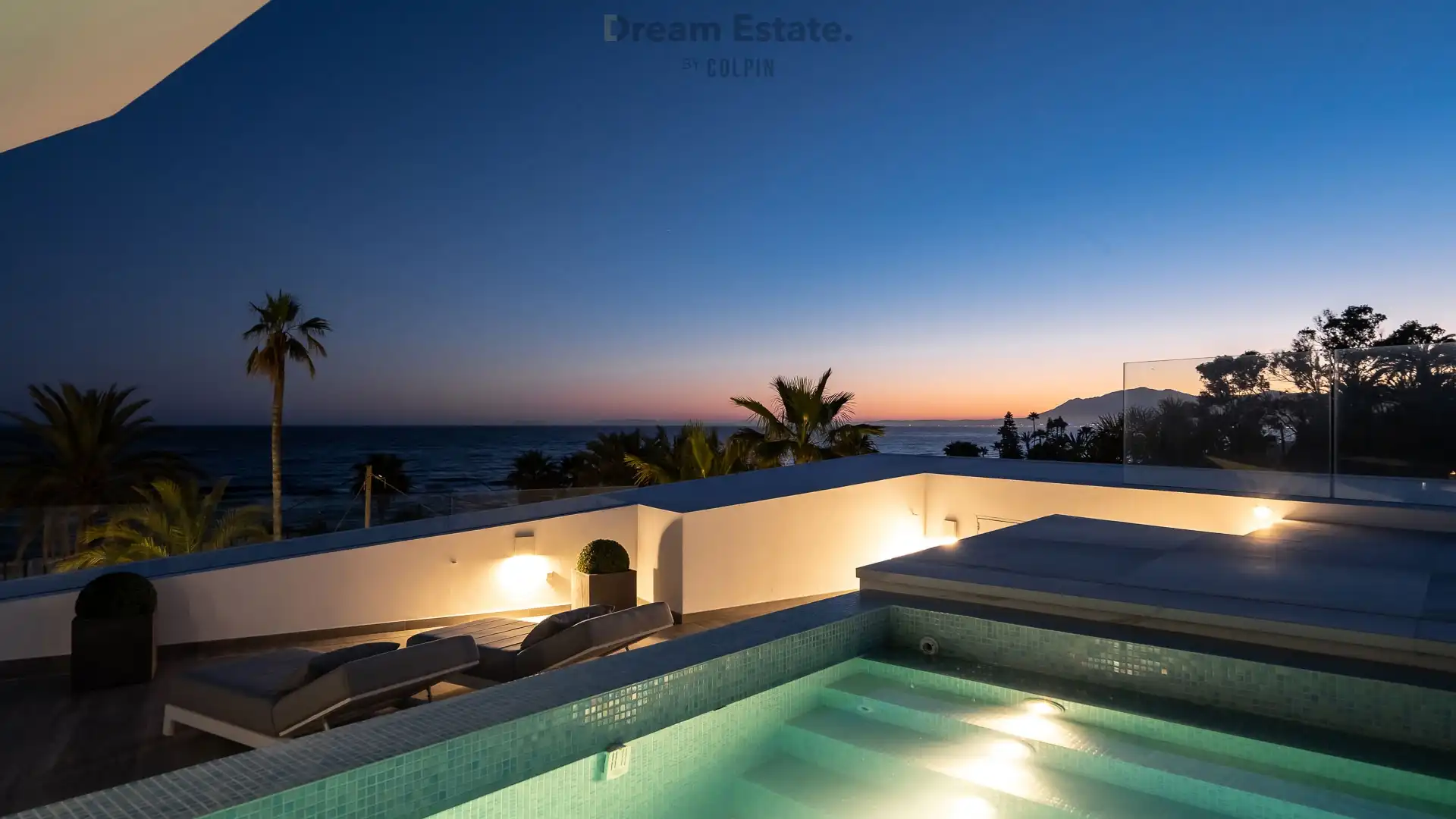 Hypermoderne frontline villa in Los Monteros foto 16