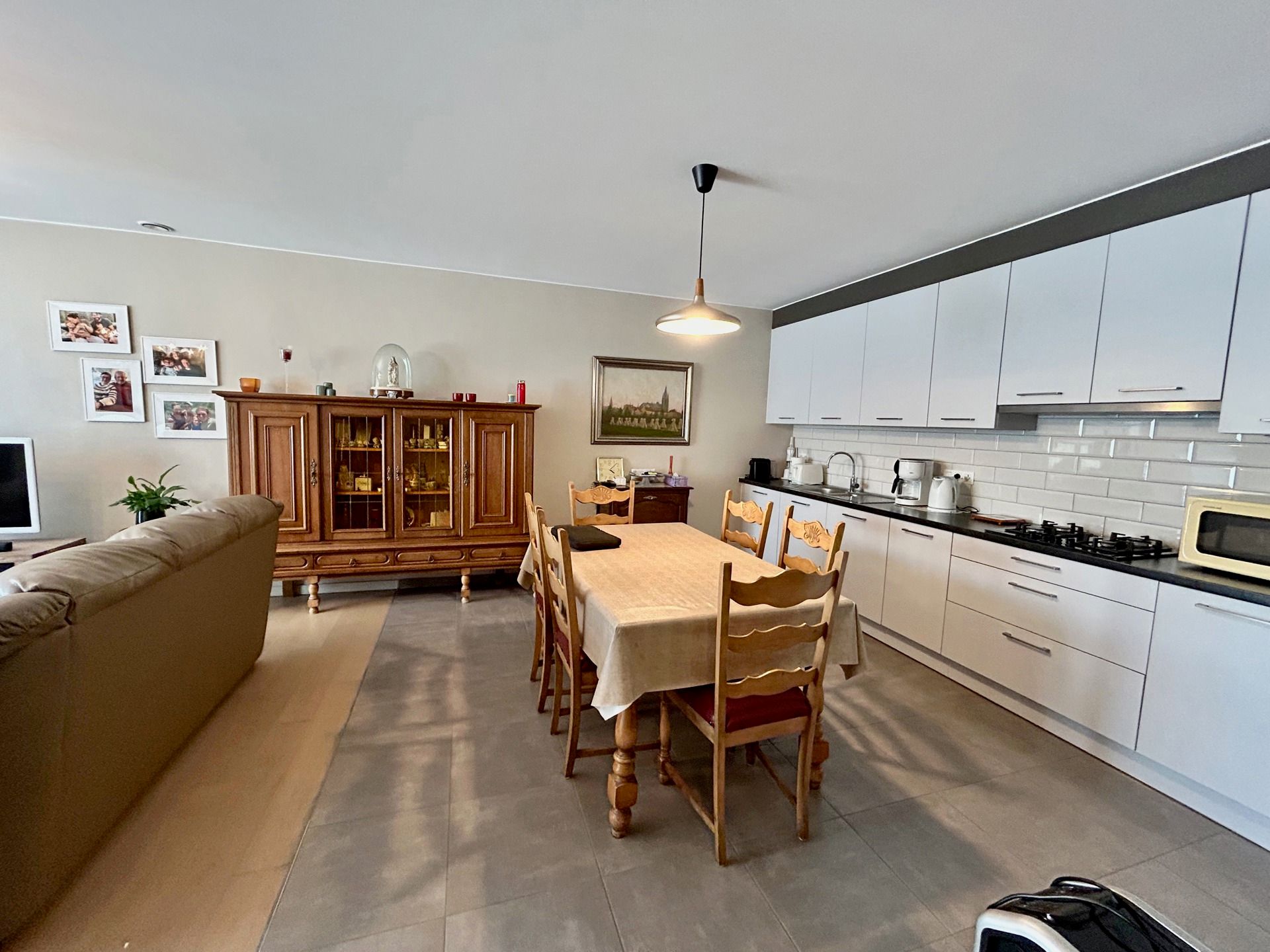 Nieuw appartement met terras en parking vlakbij het centrum! foto 13