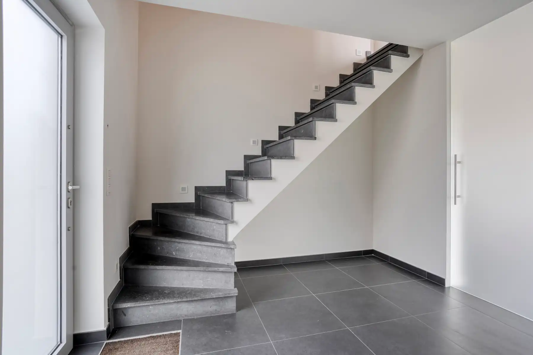 Ruime woning met 4 slaapkamers op landelijke ligging foto 12