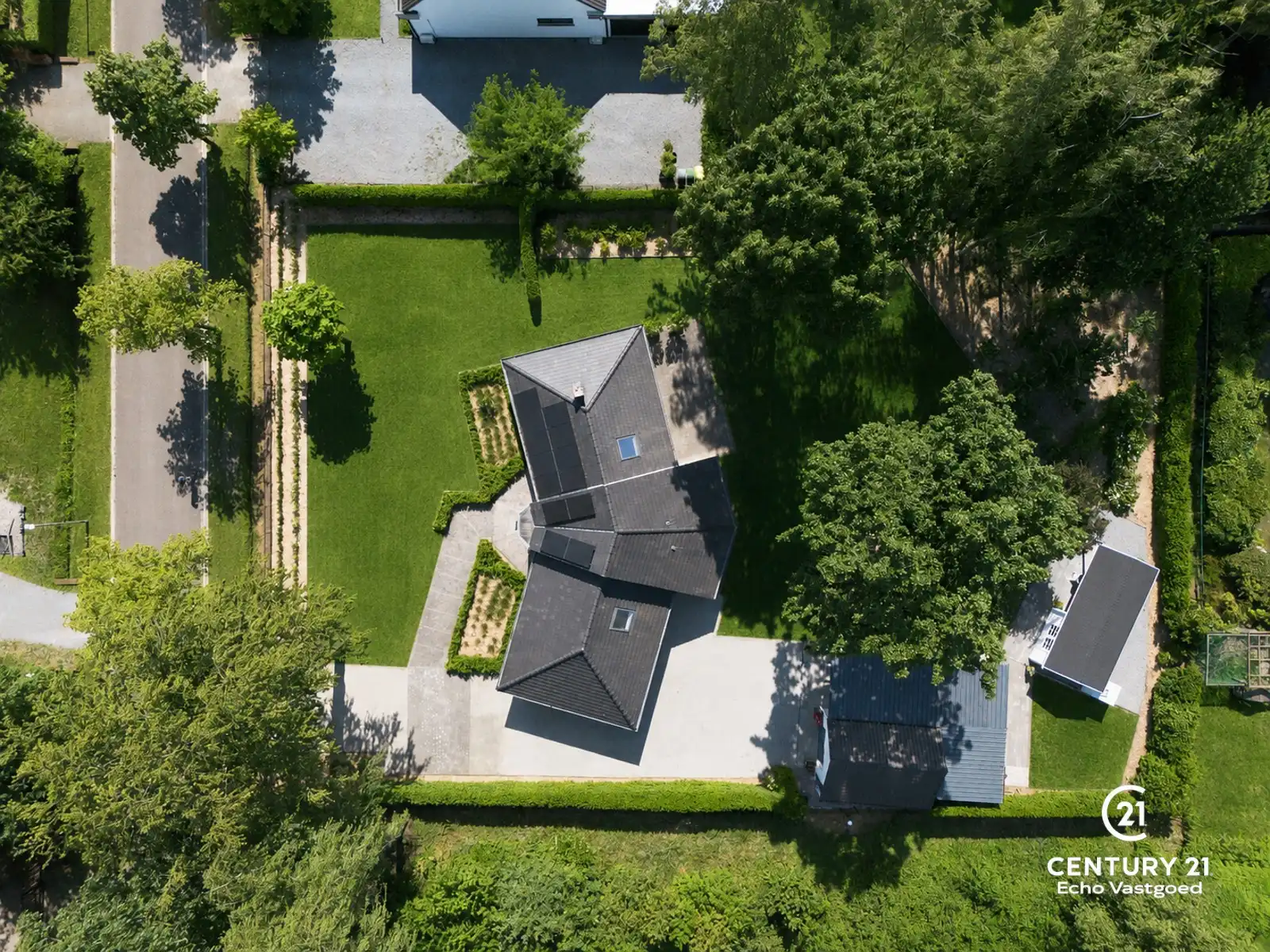 Onderhouden, energiezuinige gelijkvl. villa met mooie tuin foto 3