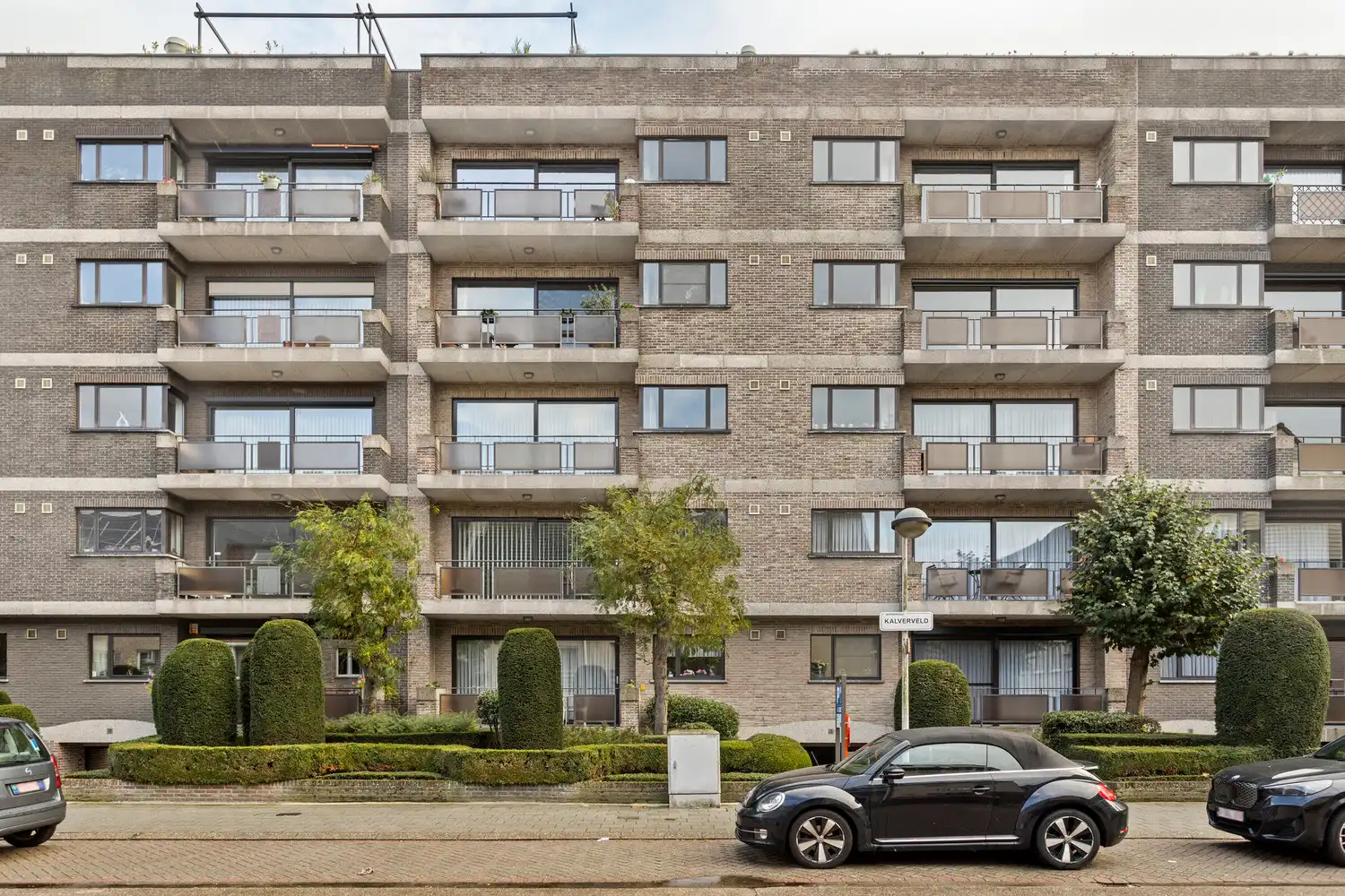 Zeer ruim 3-slk APP. met 2 terrassen en garagebox met extra parking! foto 2