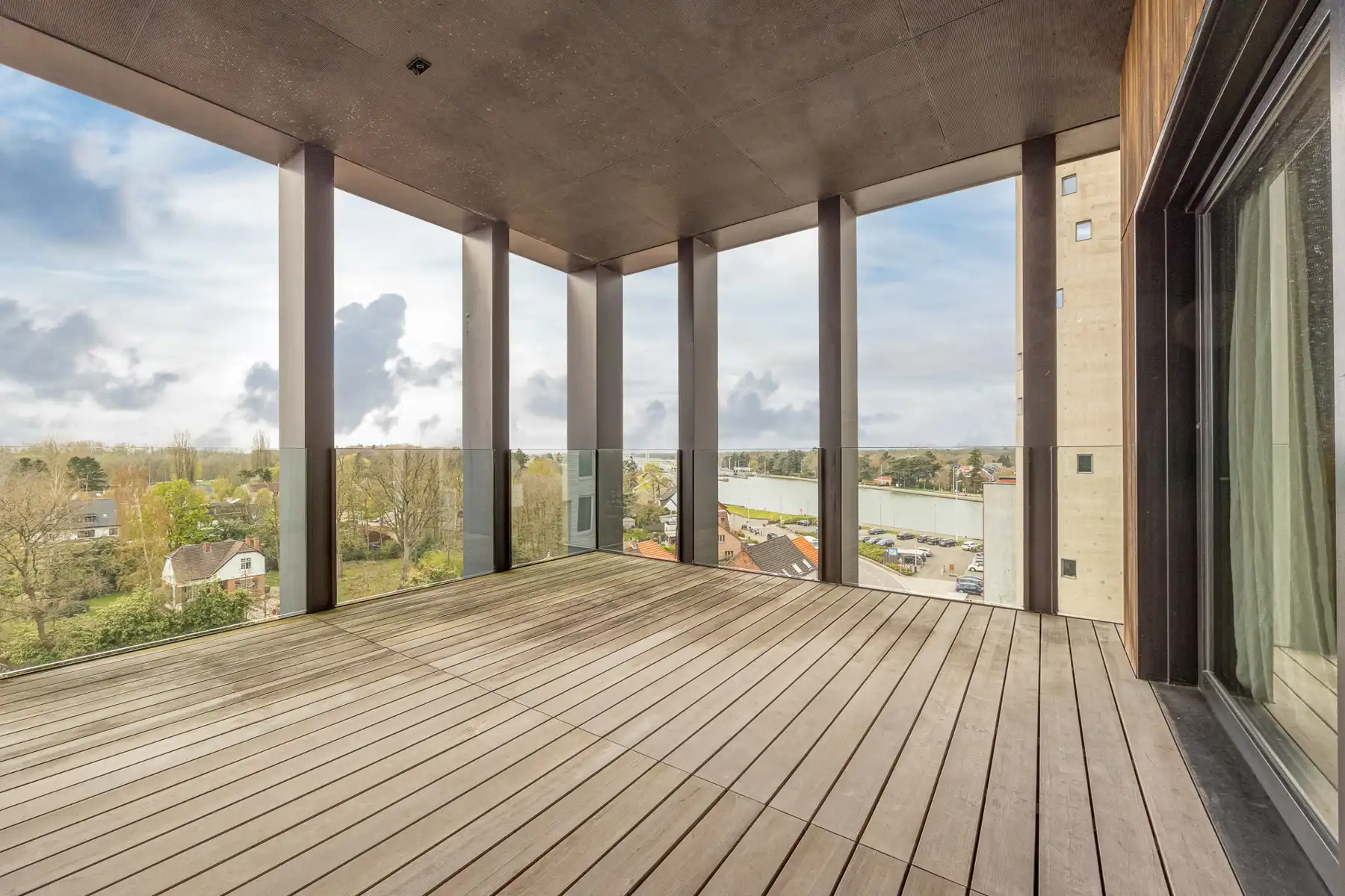 LUXUEUS PENTHOUSE MET PANORAMAZICHT foto 14
