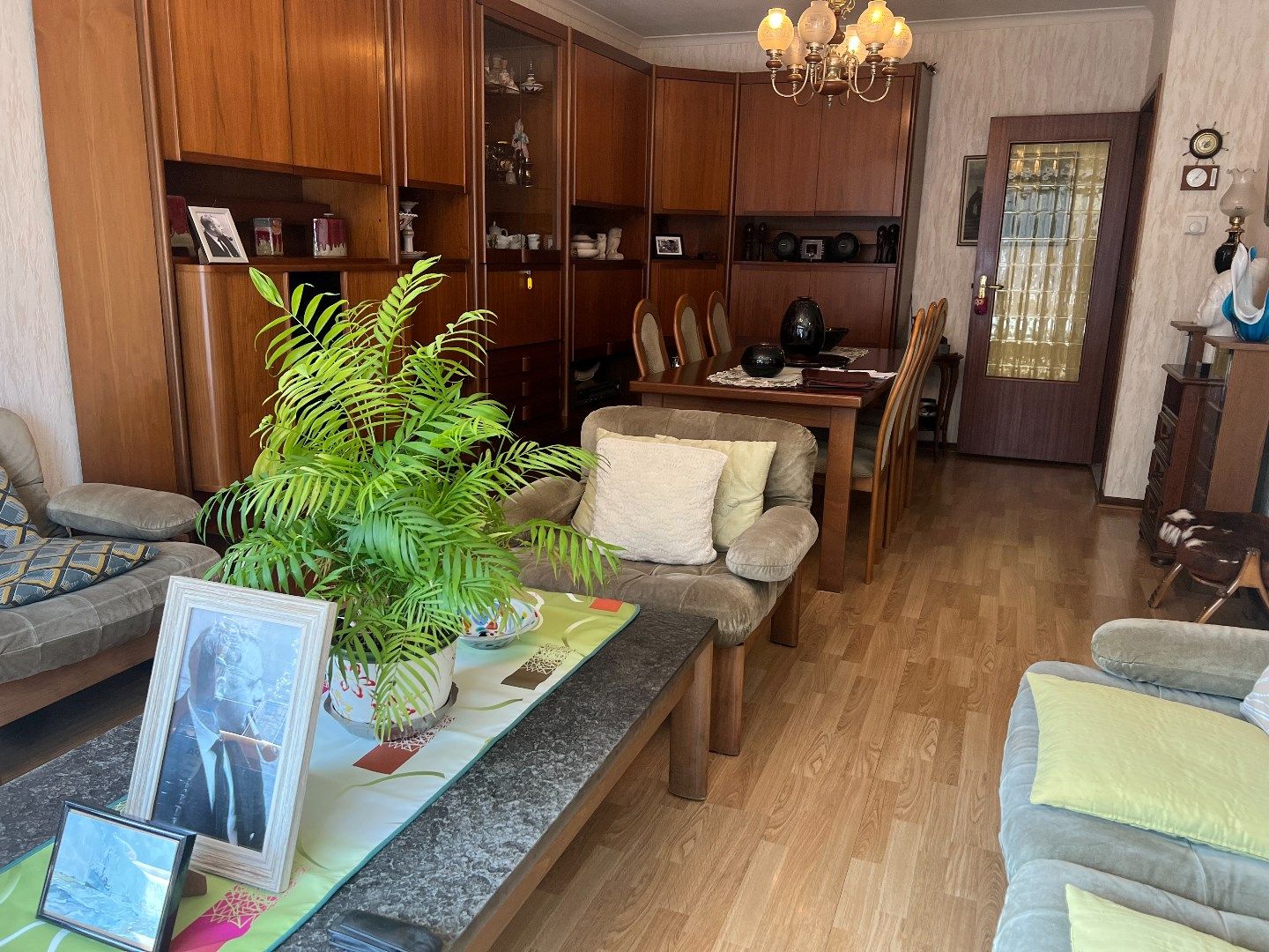 Geriefelijke en instapklaar appartement op zeer goede ligging! foto 18