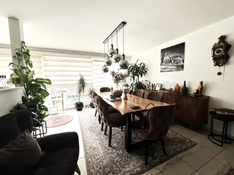 Centrum gelegen app. met 2 slpkms en garage foto 8