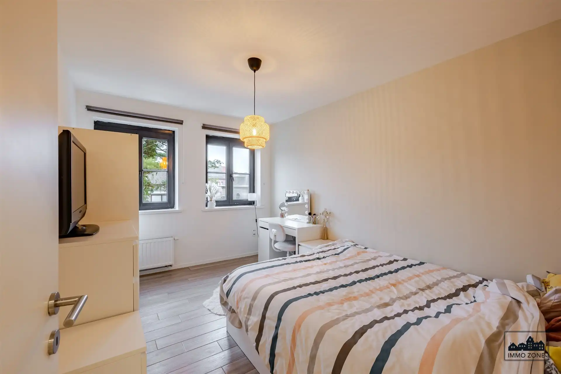 Grote, afgewerkte woning in doodlopende straat te Hamme! foto 12