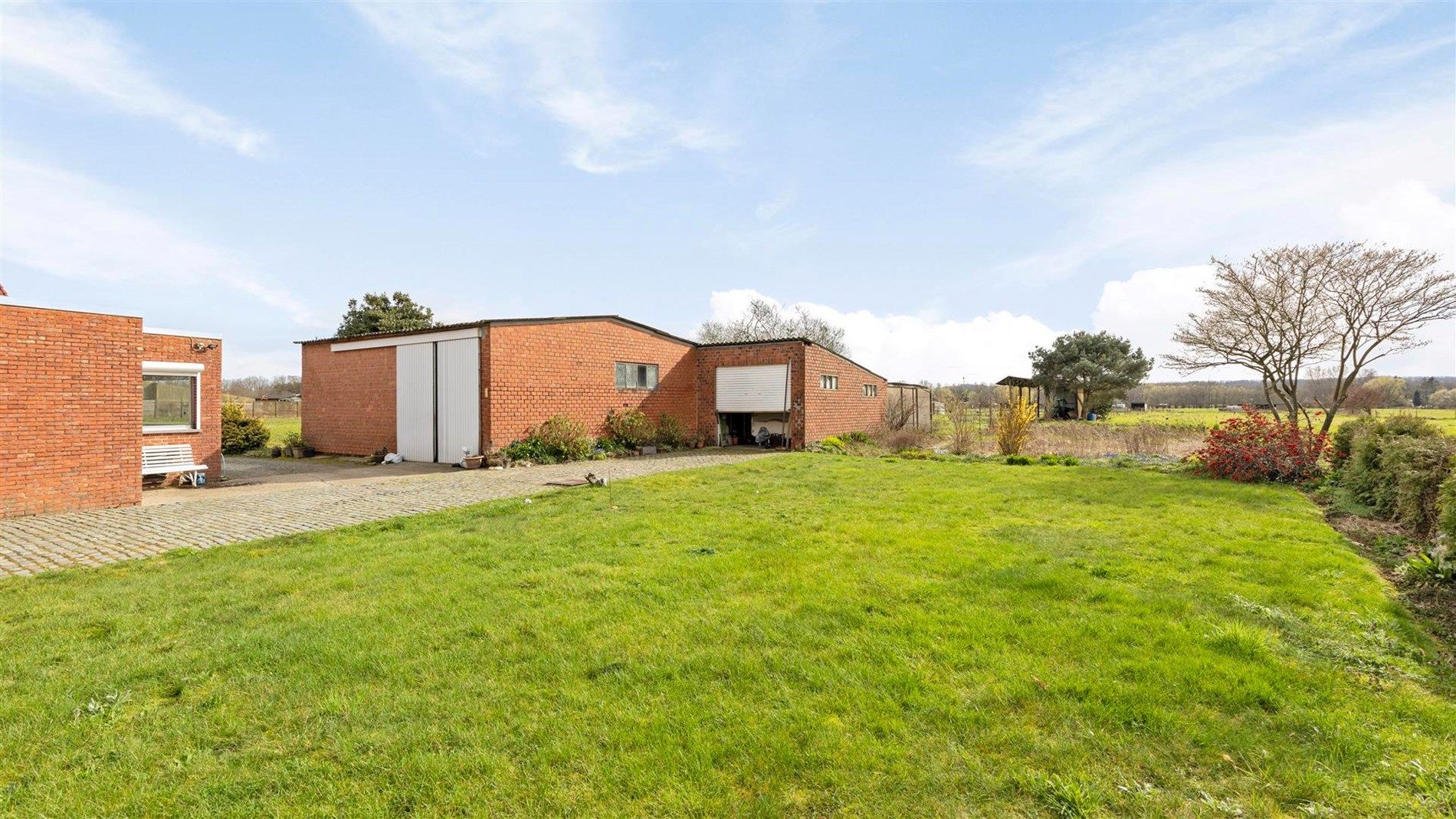 Ruime hoevewoning en bijgebouwen op 1,9 ha grond te Tremelo foto 4