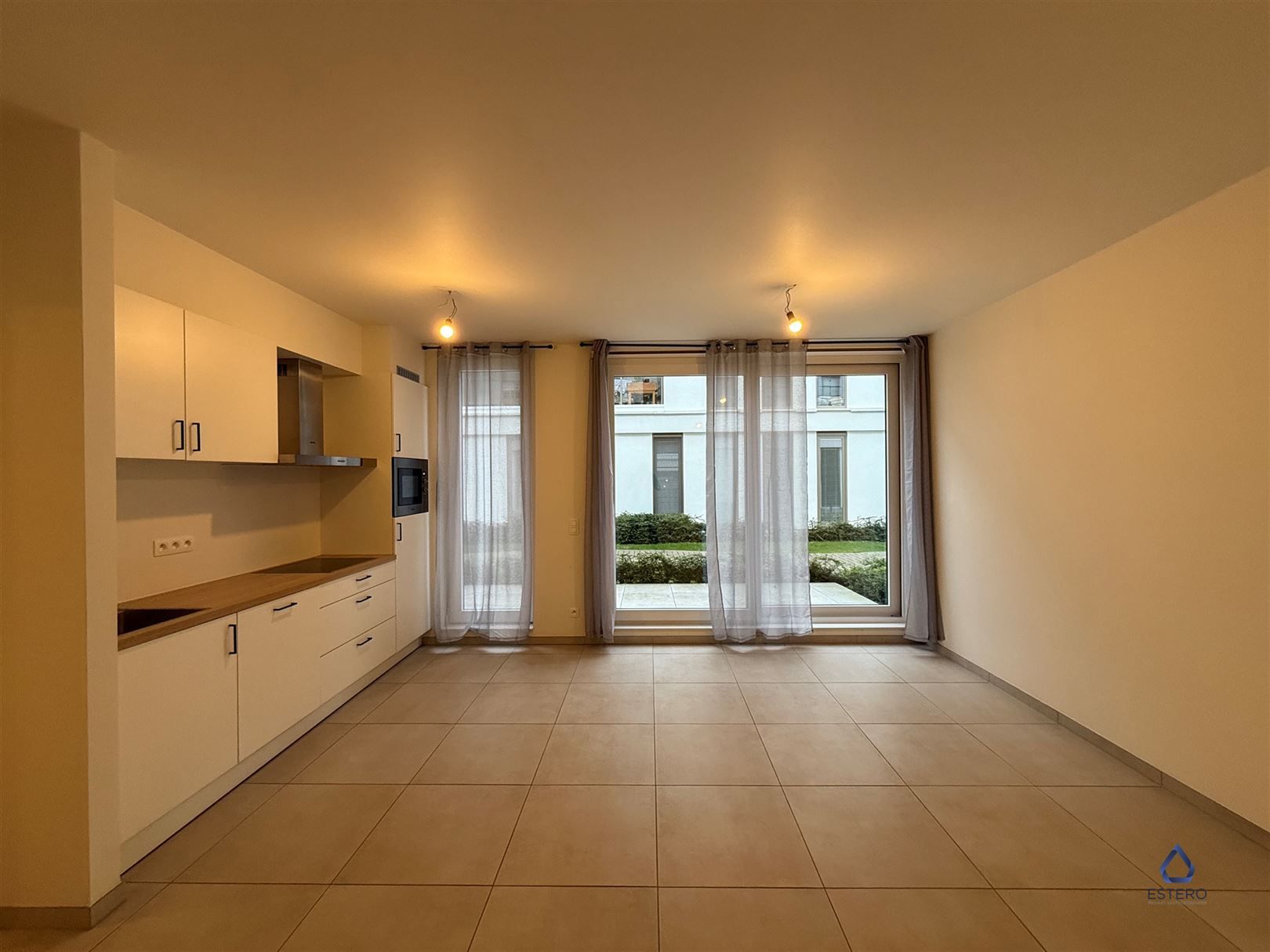 Mooi afgewerkt nieuwbouwappartement met 1 slaapkamer foto 4