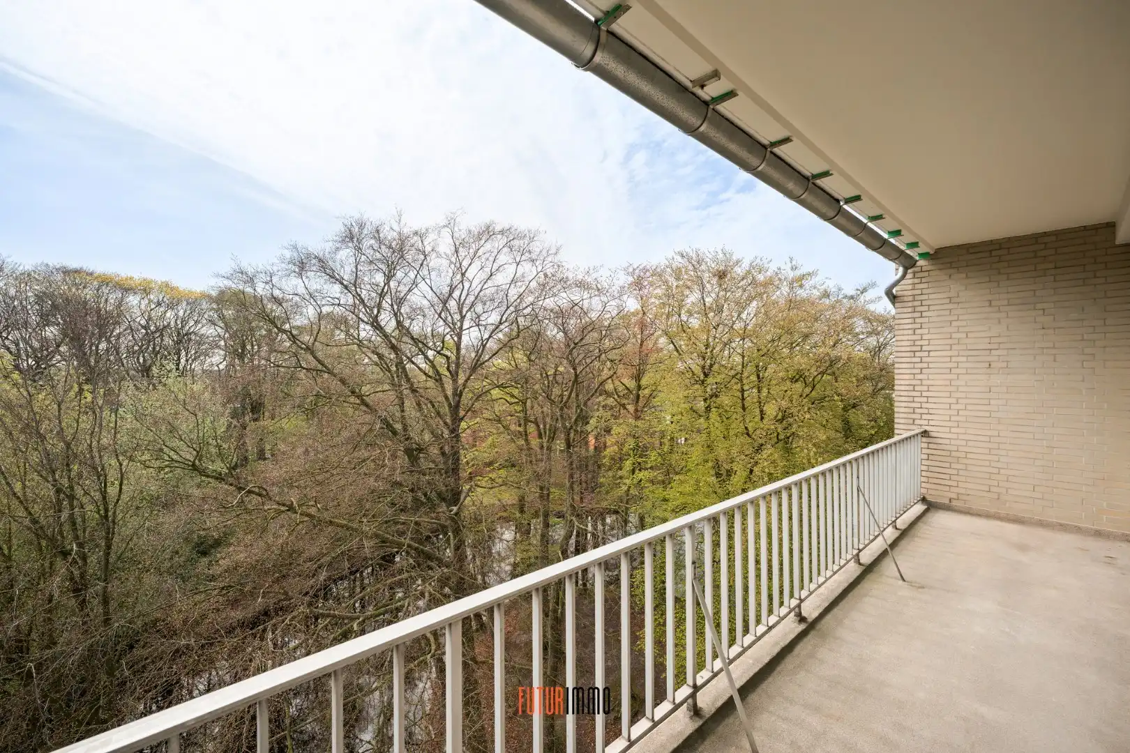 Ruim 3-slpk appartement met parking te Sint-Michiels foto 14