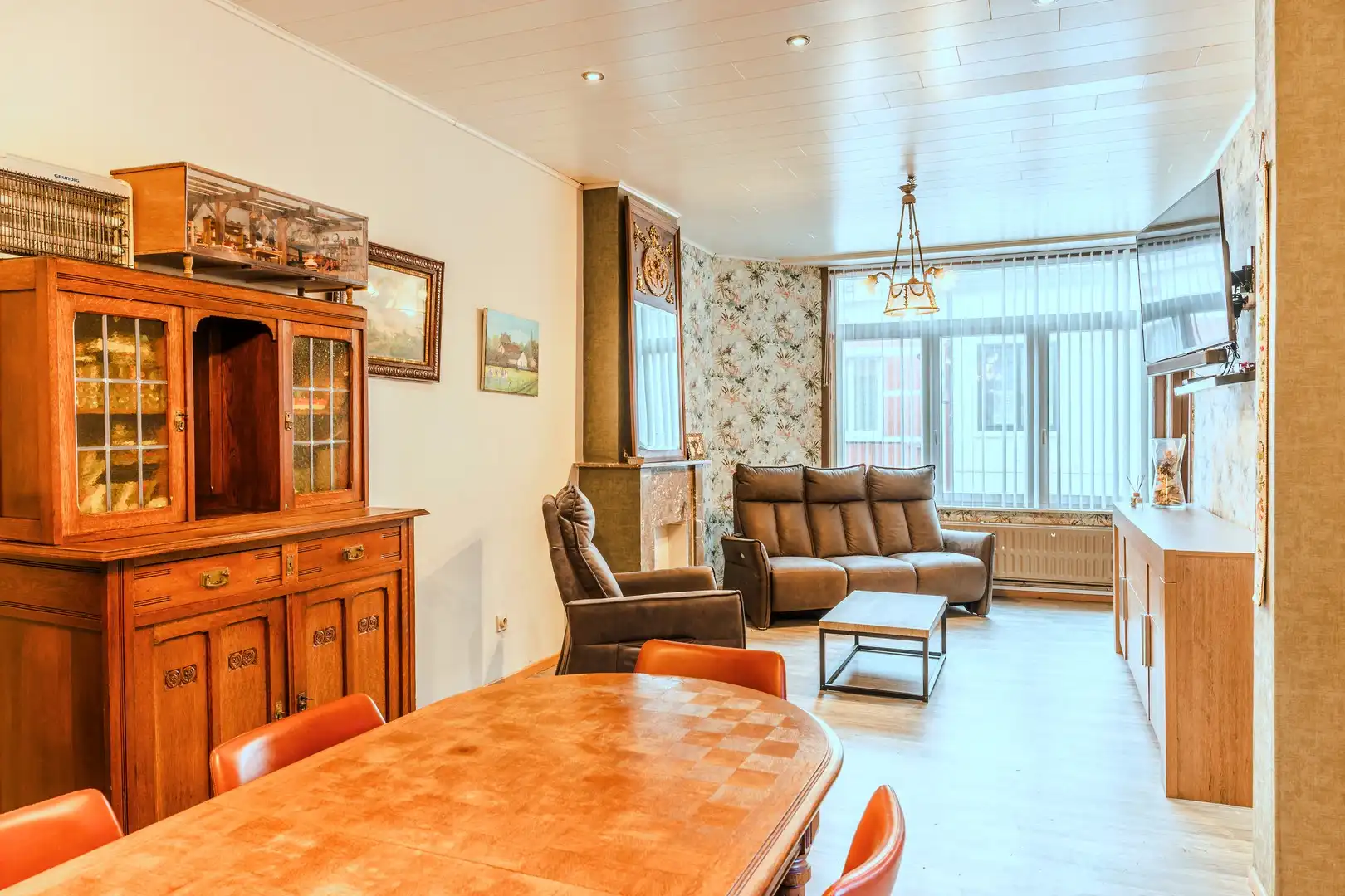 Op te frissen Belétage woning in rustige wijk foto {{pictureIndex}}